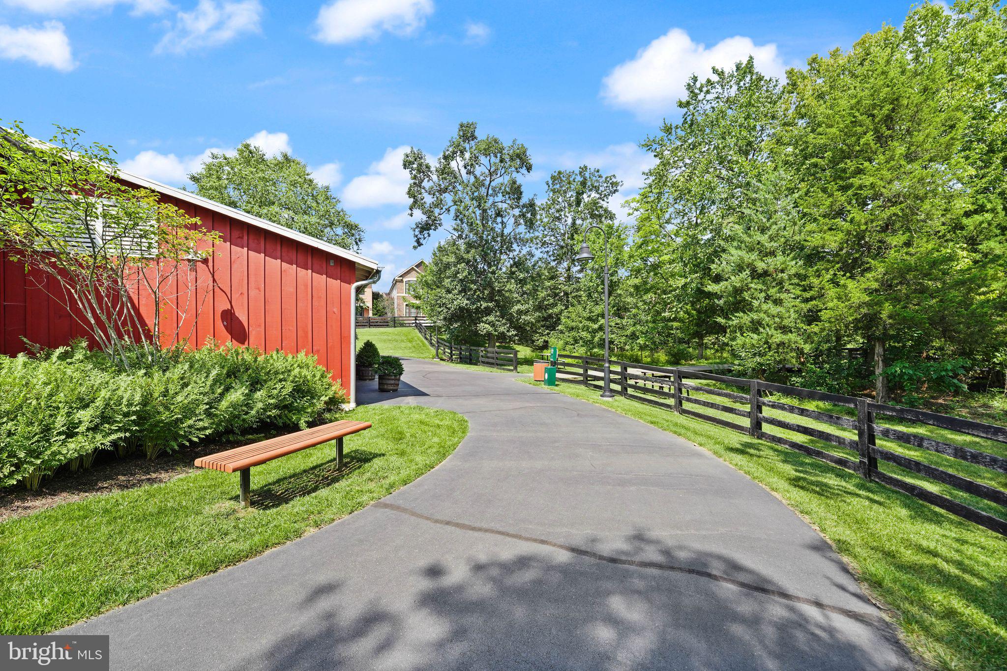 ONE LOUDOUN - Residential