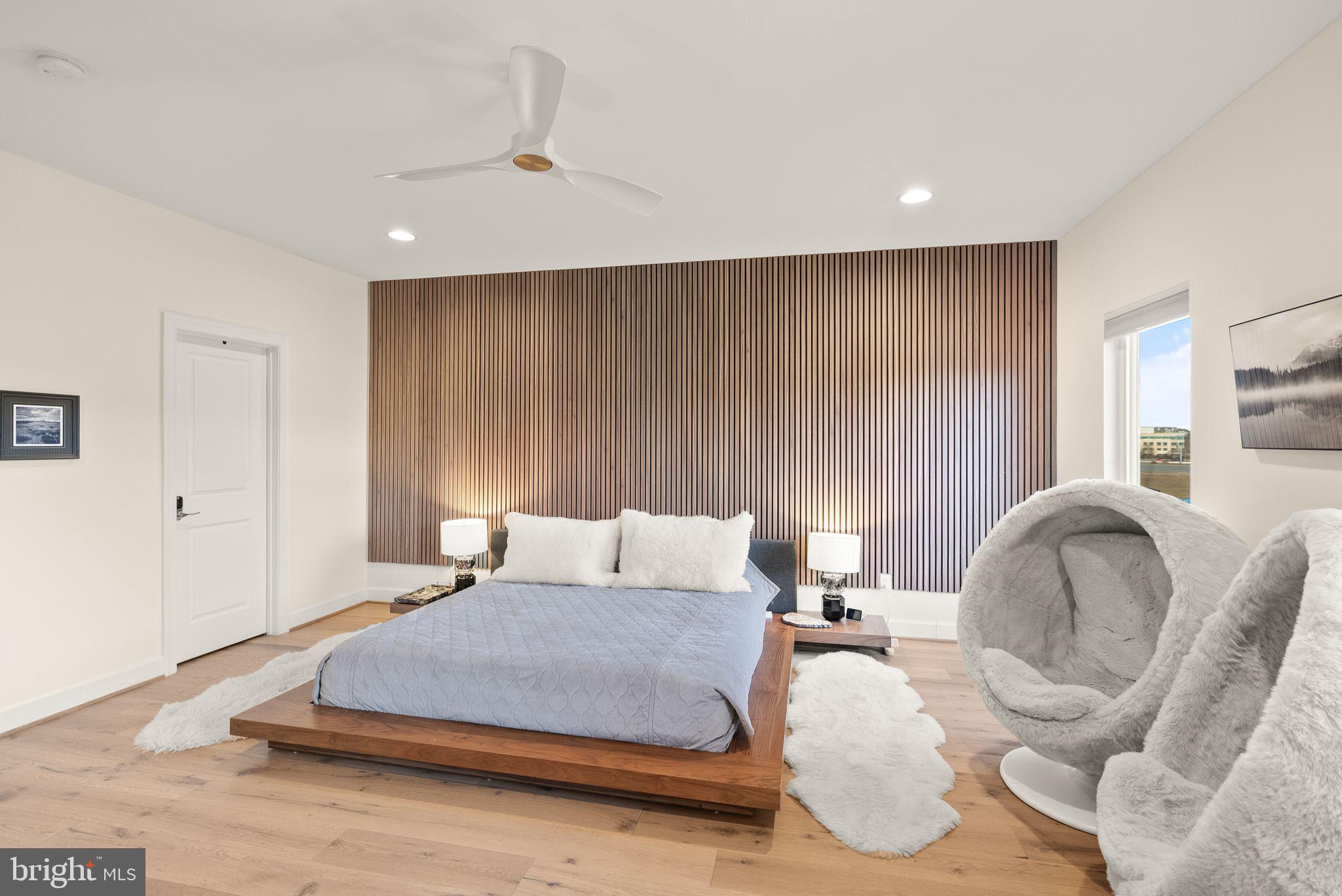 ONE LOUDOUN - Residential