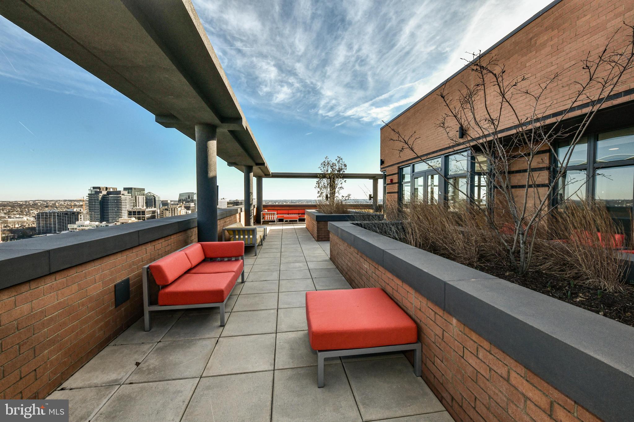 COURTHOUSE - Residential Lease