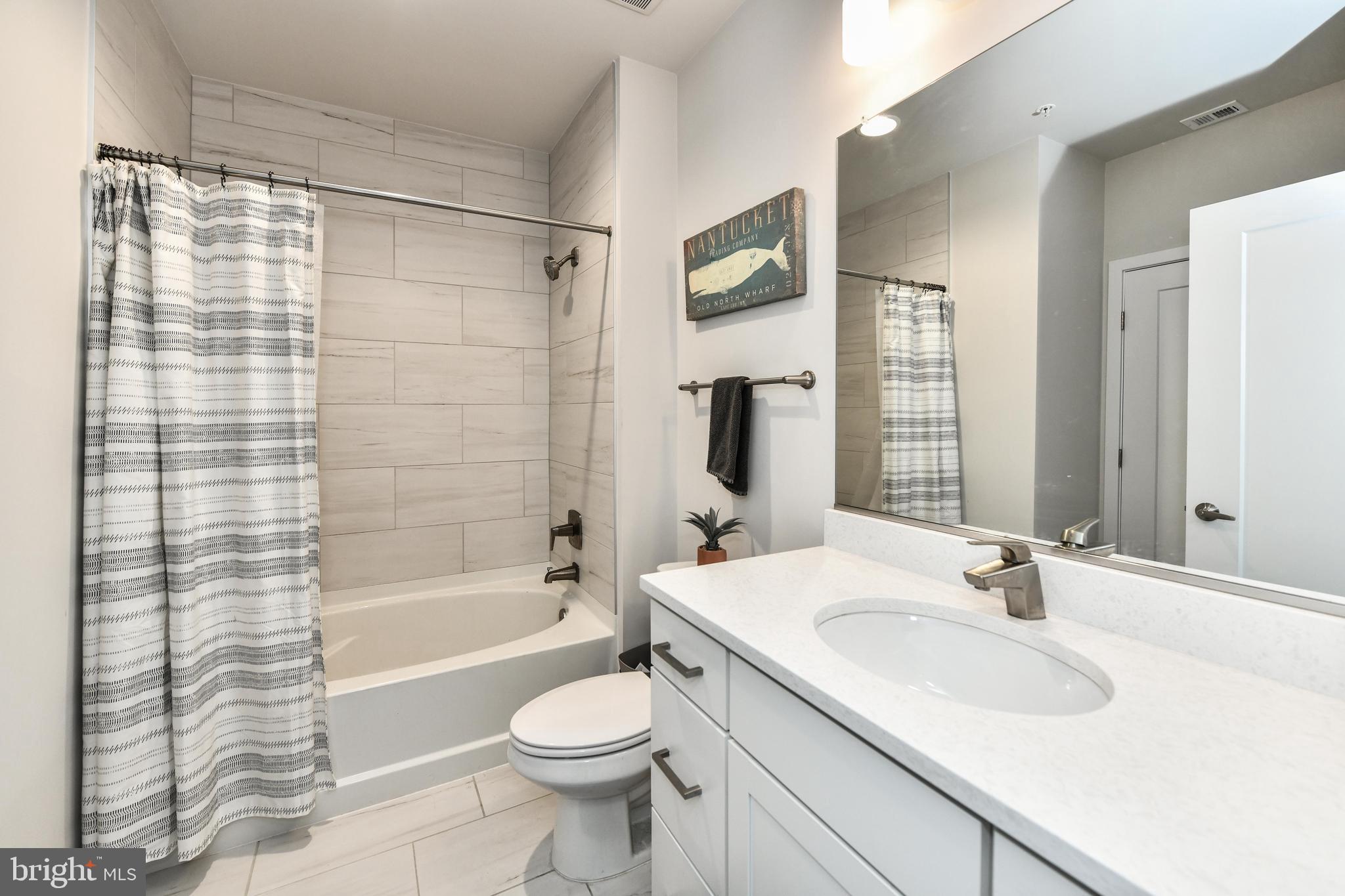 COURTHOUSE - Residential Lease