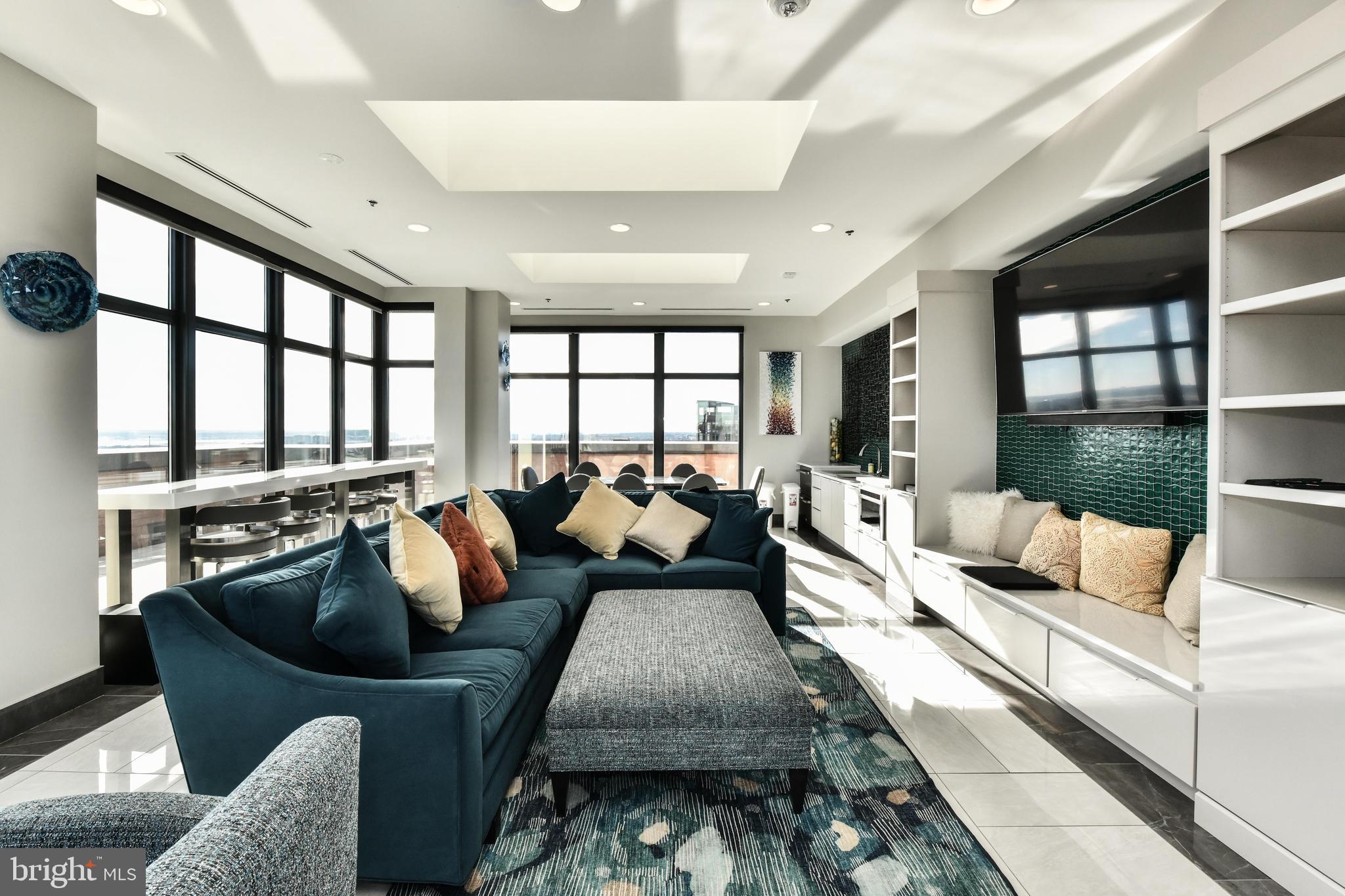 COURTHOUSE - Residential Lease