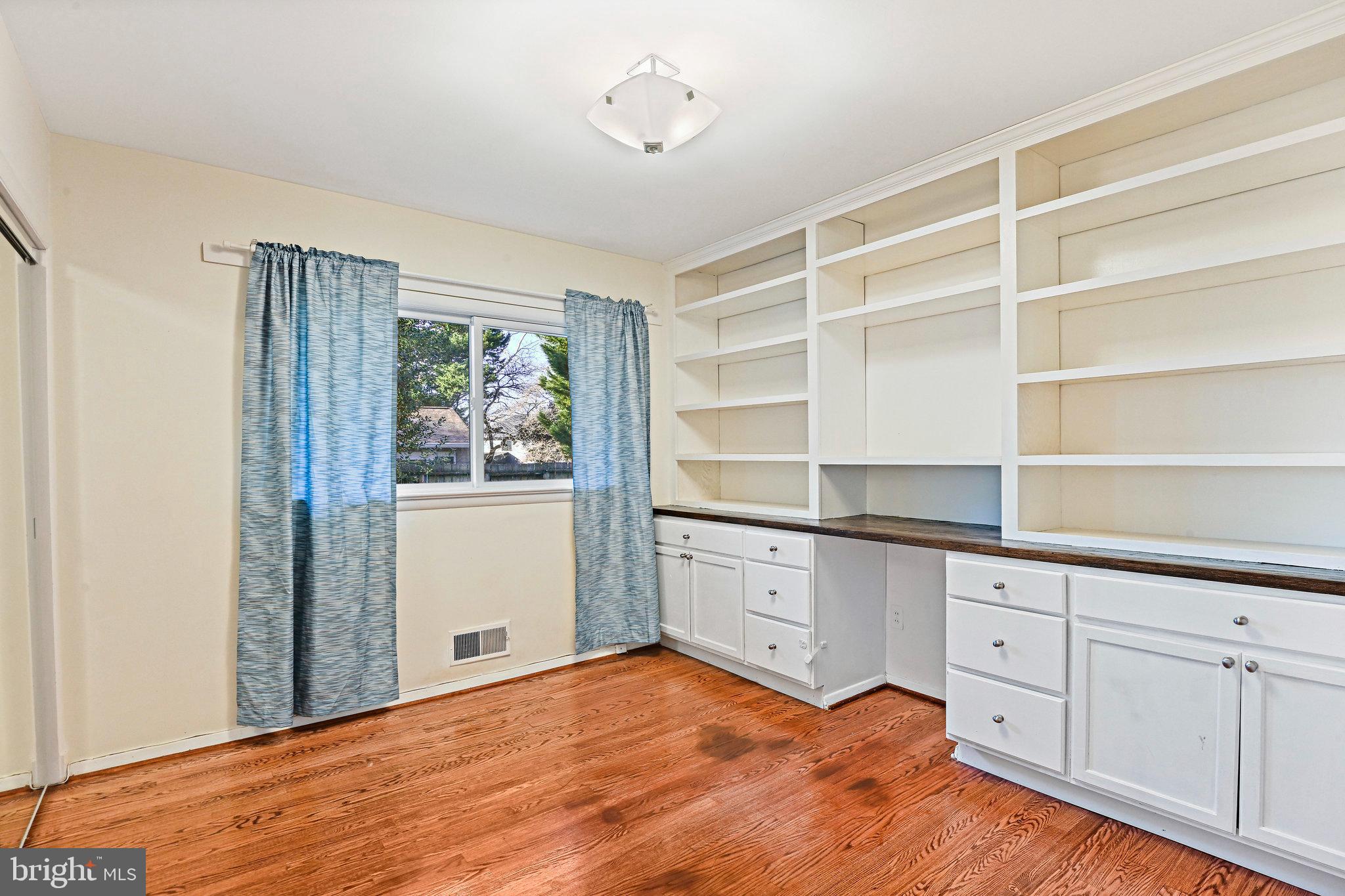 RUCKERS LANGLEY - Residential Lease