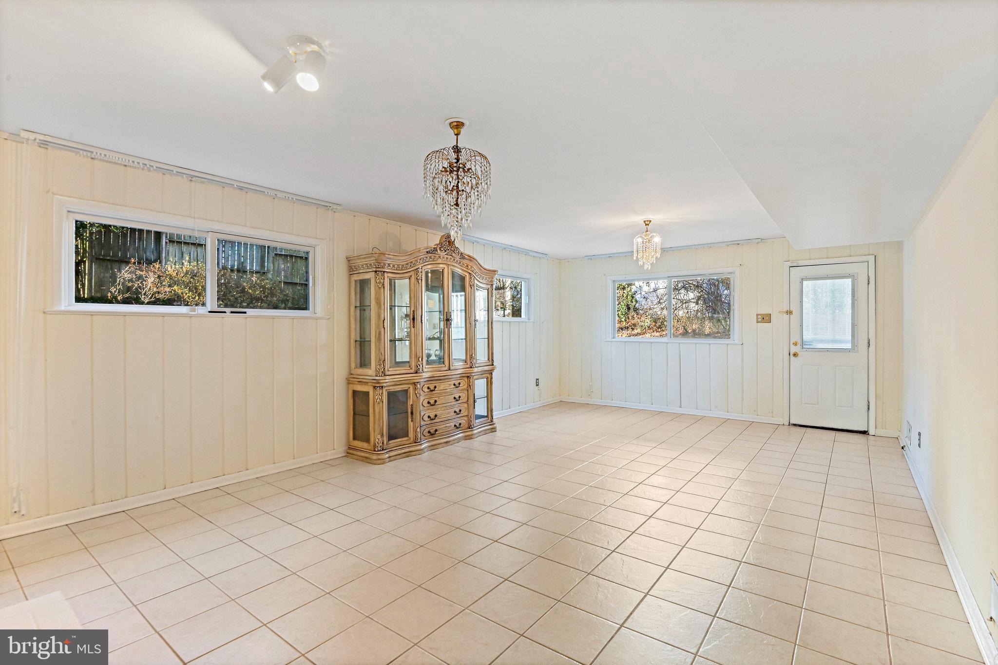 RUCKERS LANGLEY - Residential Lease