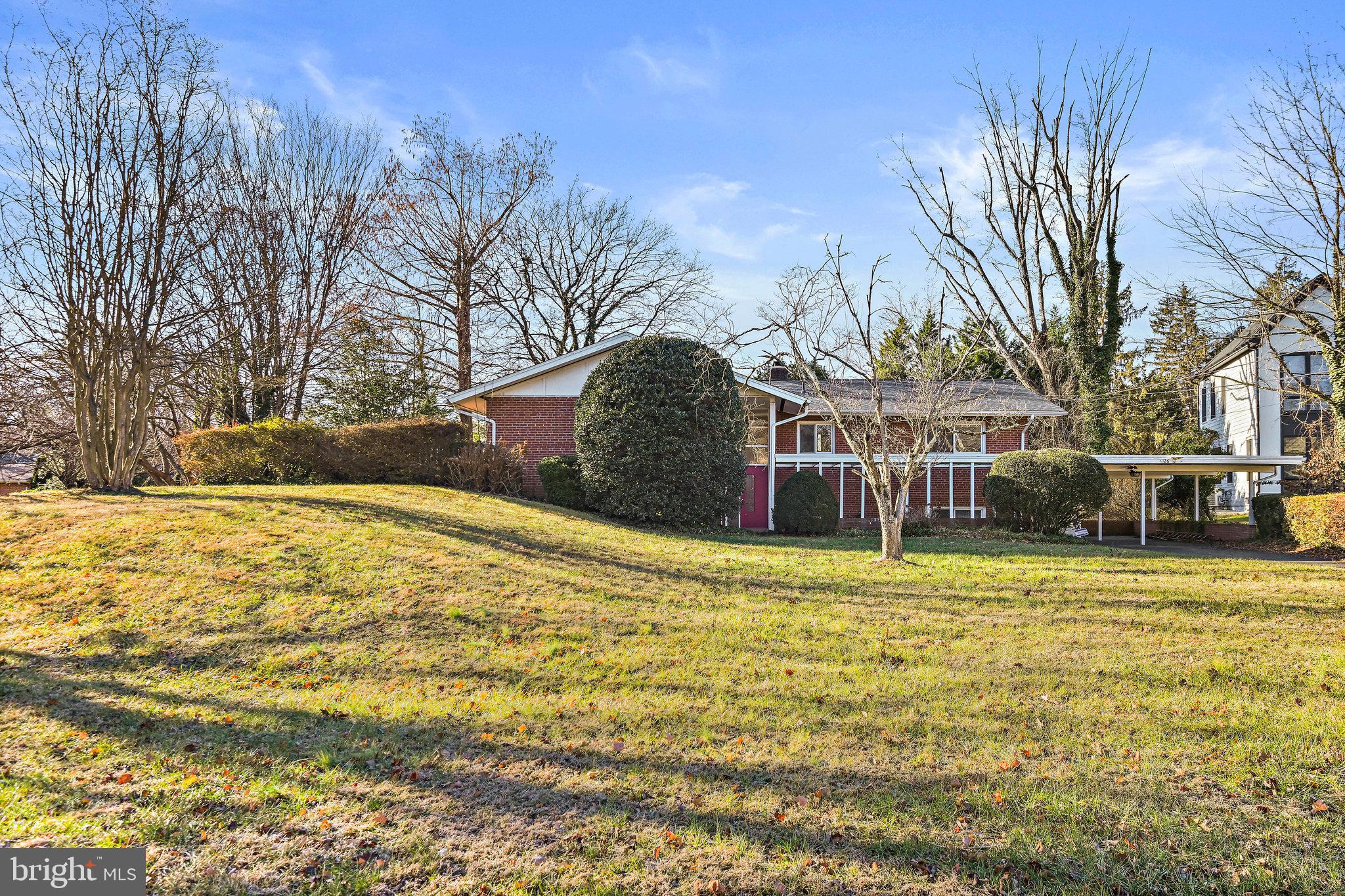 RUCKERS LANGLEY - Residential Lease