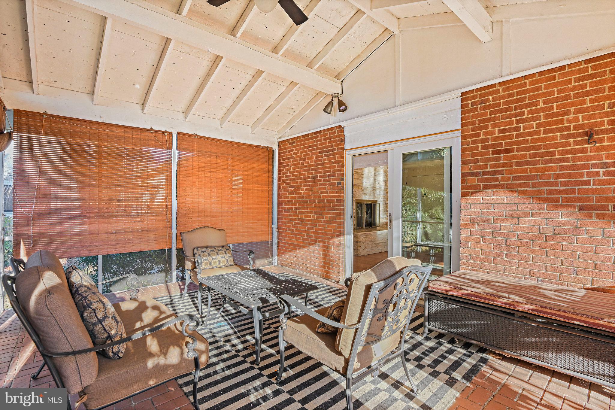 RUCKERS LANGLEY - Residential Lease