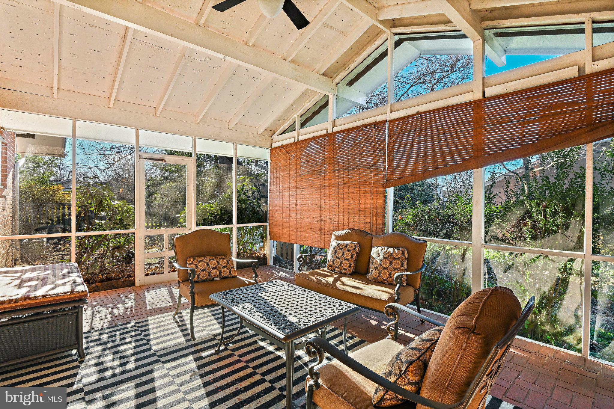 RUCKERS LANGLEY - Residential Lease