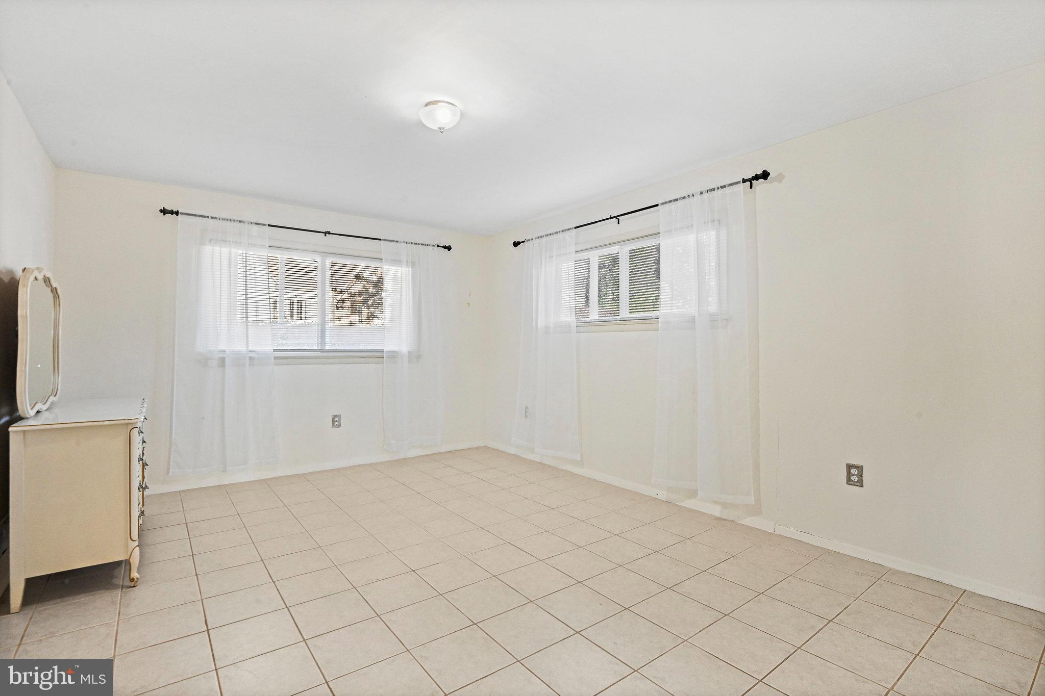 RUCKERS LANGLEY - Residential Lease