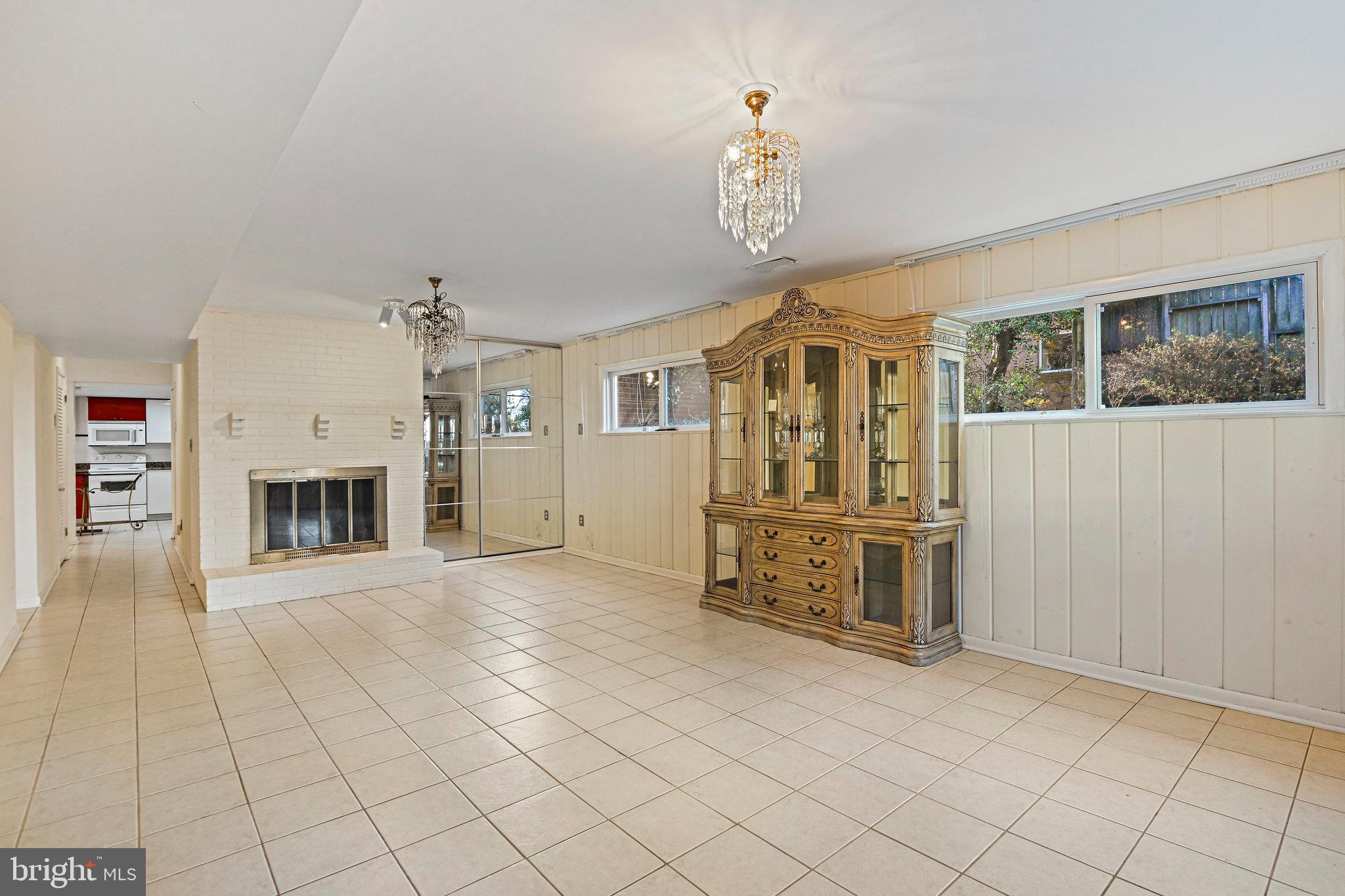 RUCKERS LANGLEY - Residential Lease