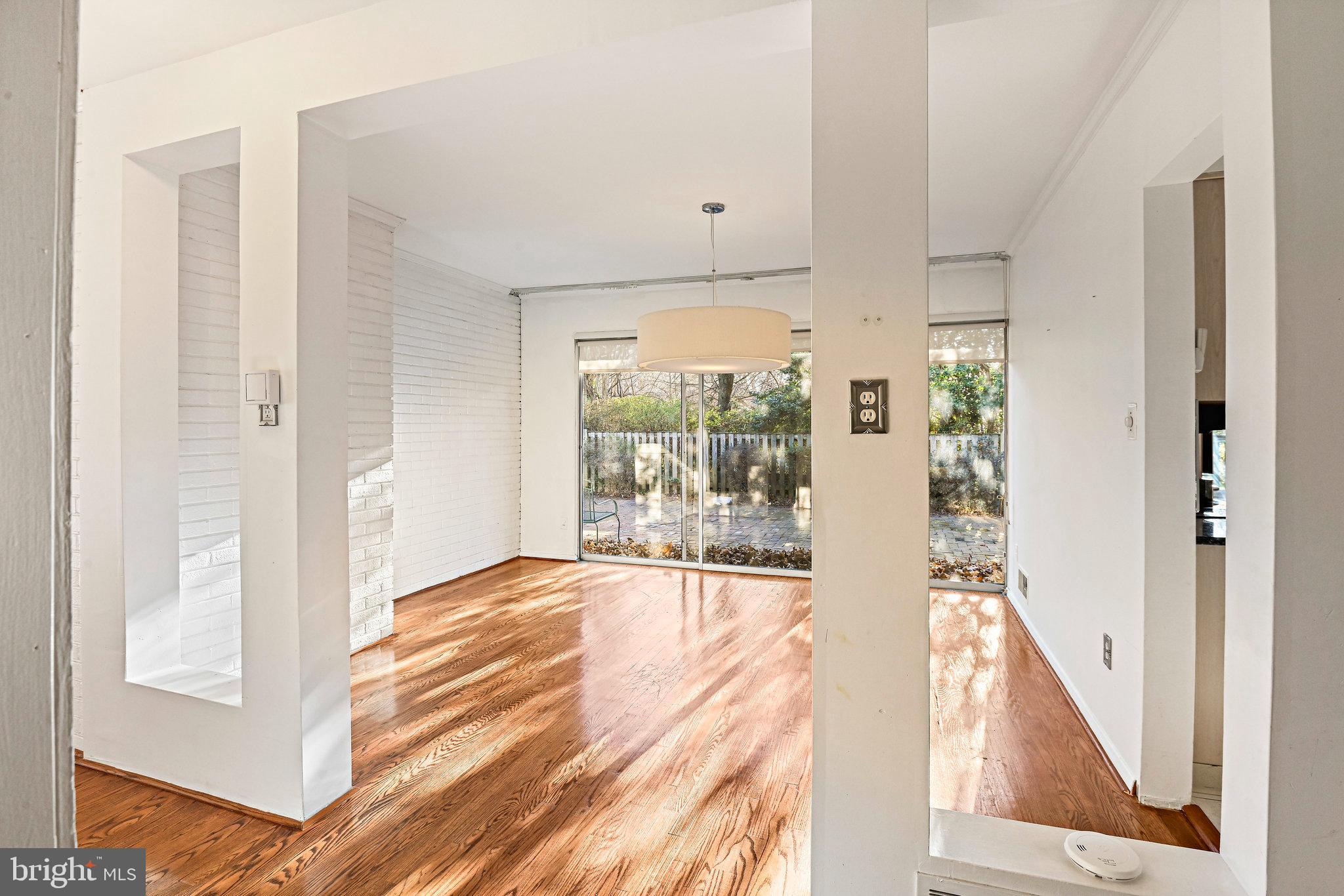 RUCKERS LANGLEY - Residential Lease