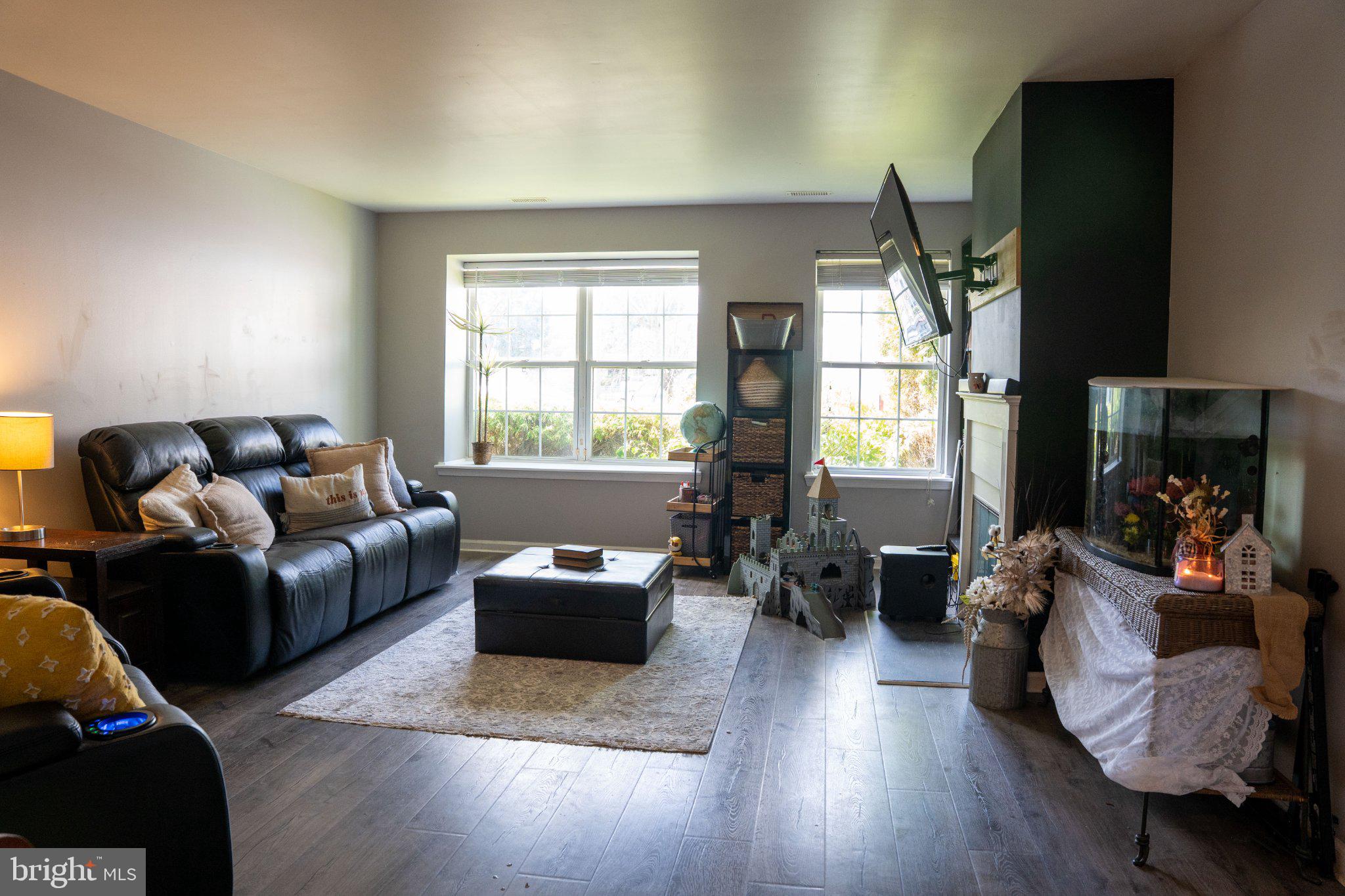 144 LAKESIDE DRIVE