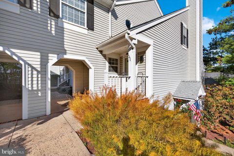 Photo of 2907 S Woodley Street #C, ARLINGTON, VA 22206 (MLS # VAAR2070050)