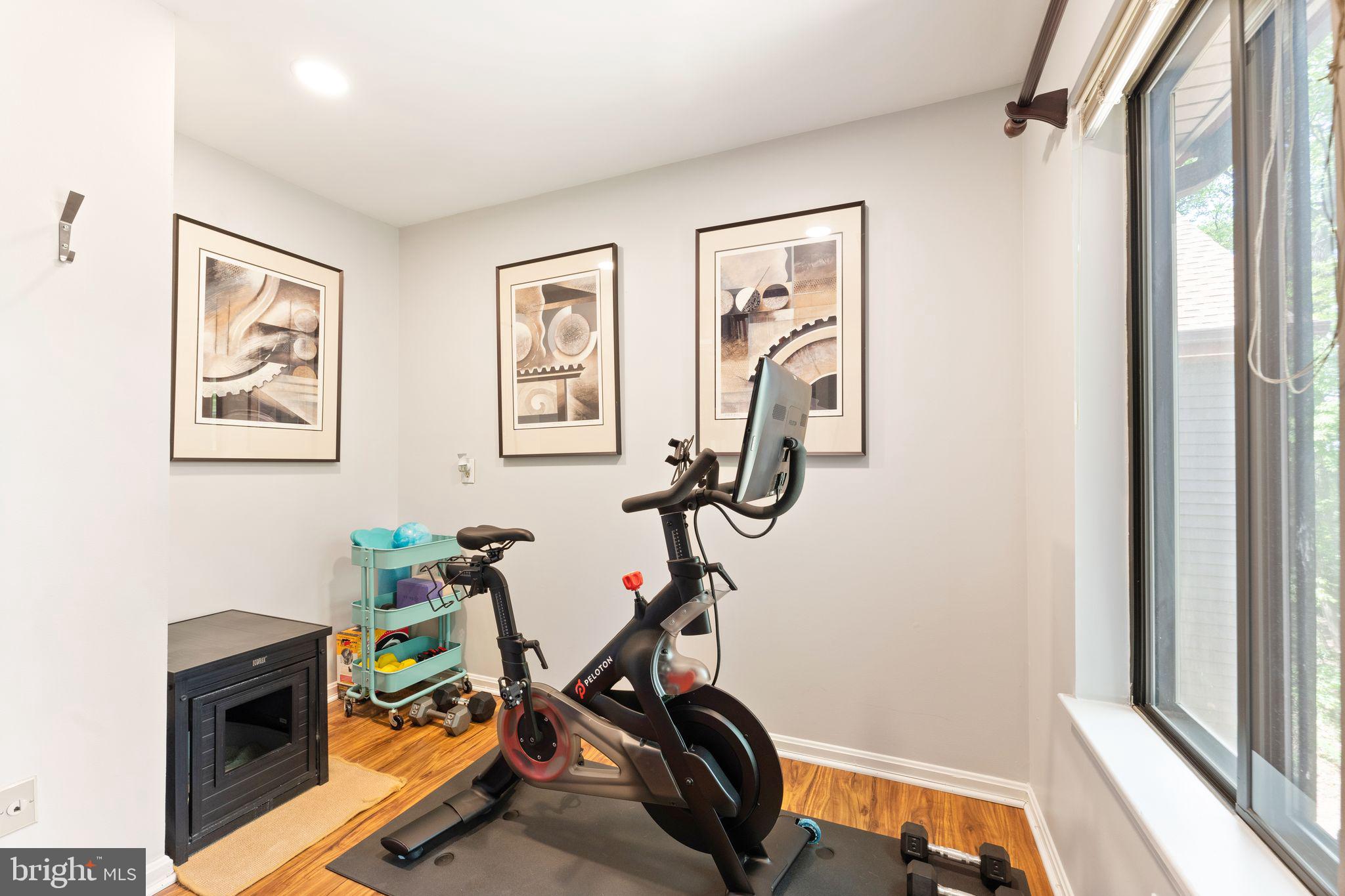 LEE OAKS - Residential