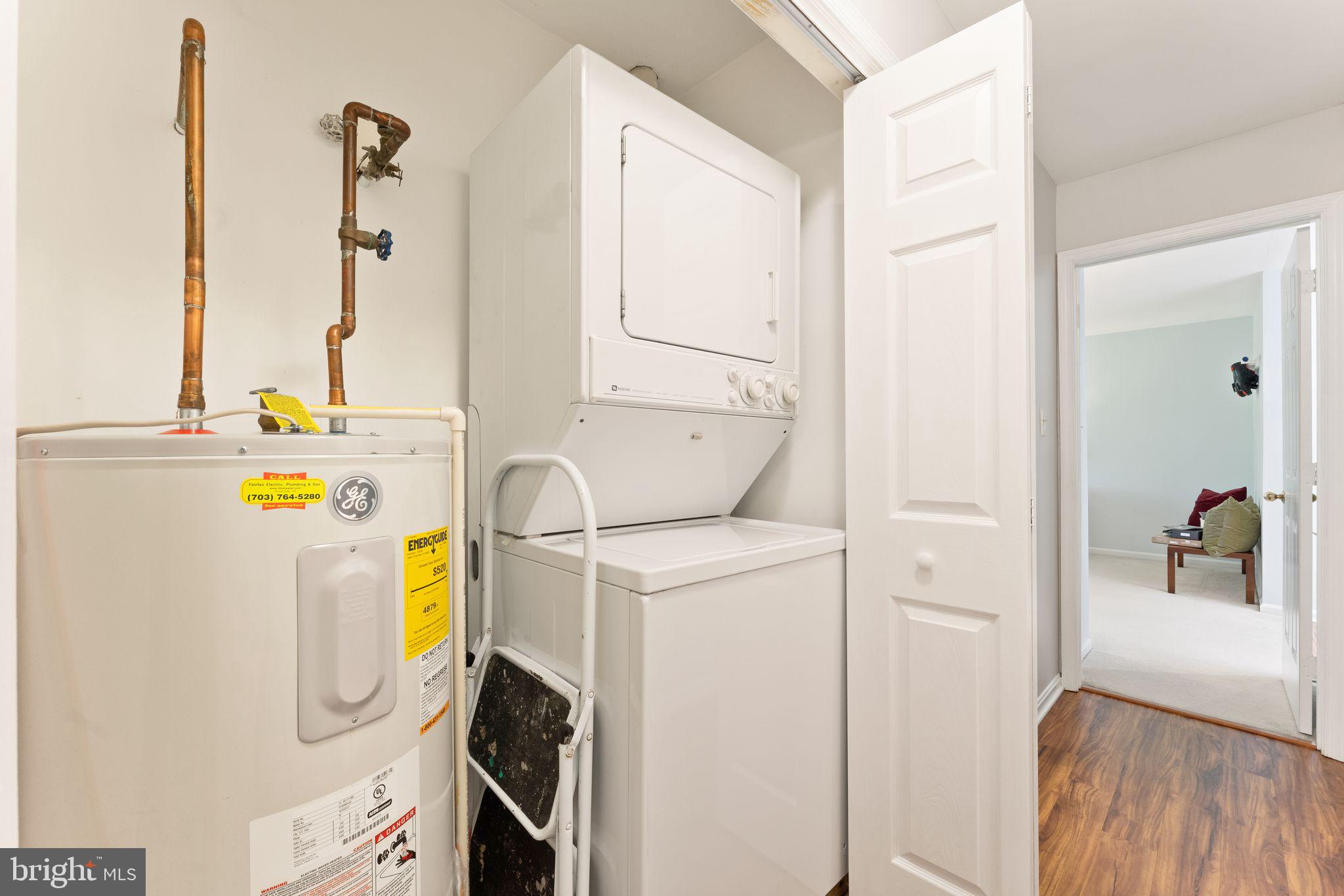 LEE OAKS - Residential