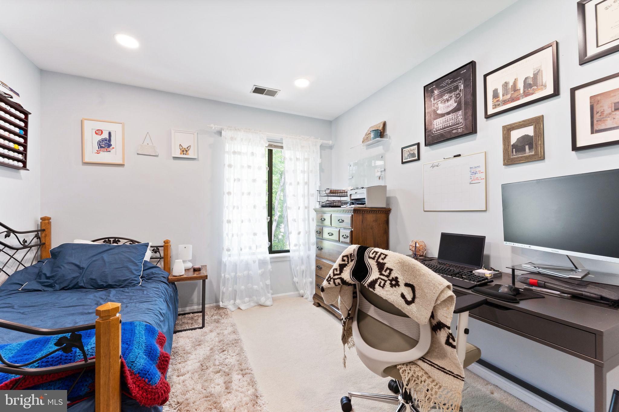 LEE OAKS - Residential