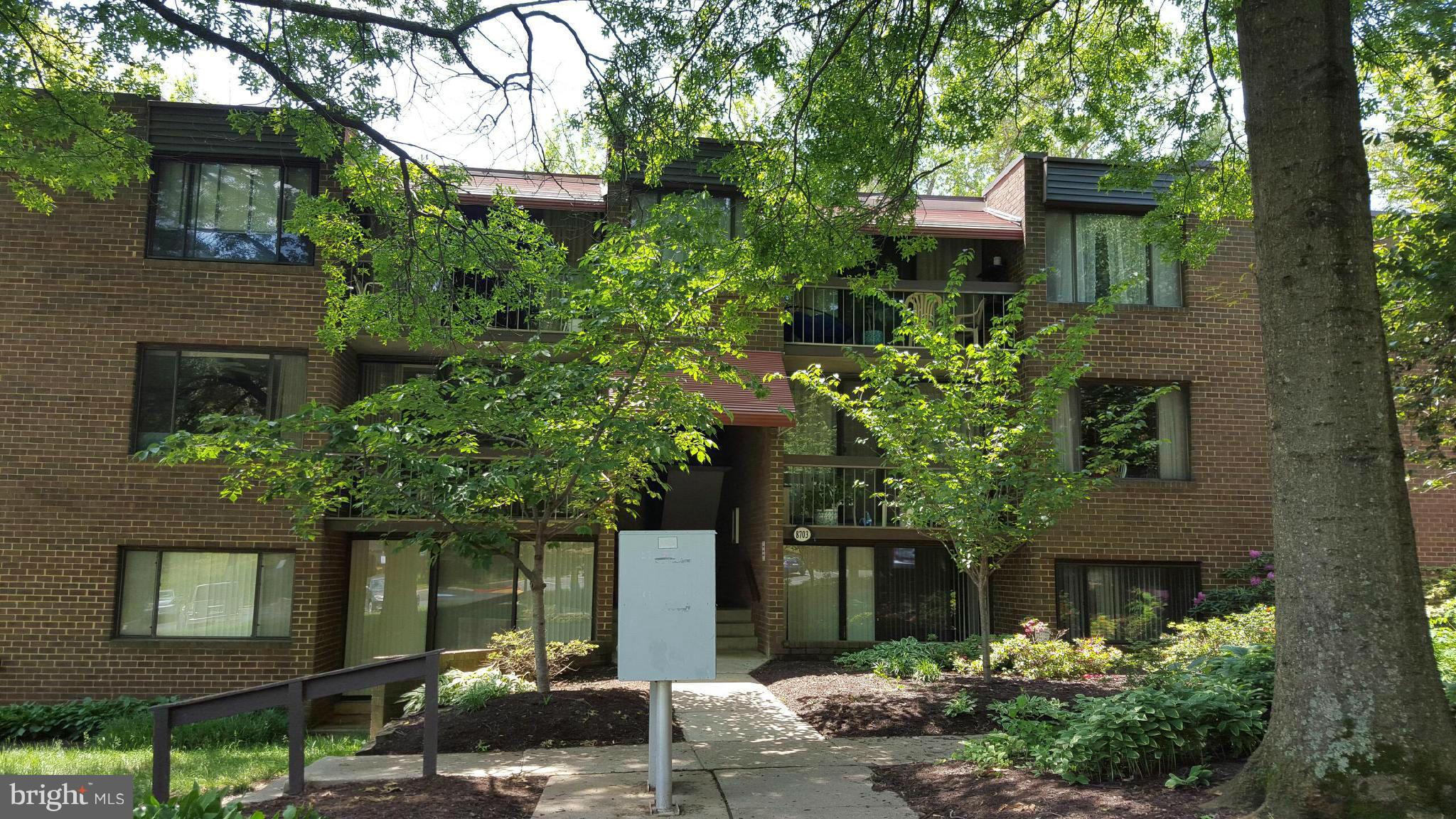 Open Space Condo with great kitchen space including a charming breakfast nook overlooking a treed . Owners suite includes and ensuite bath and Walk-In Closet. Great entertaining space in Living Area with Fireplace and large balcony with scenic treed views. Condo Fee incl: Water, Gas, Heat, Trash & Snow Removal & Resv Parking. Conv to I-95, I-70 and shopping & restaurants in Downtown Columbia