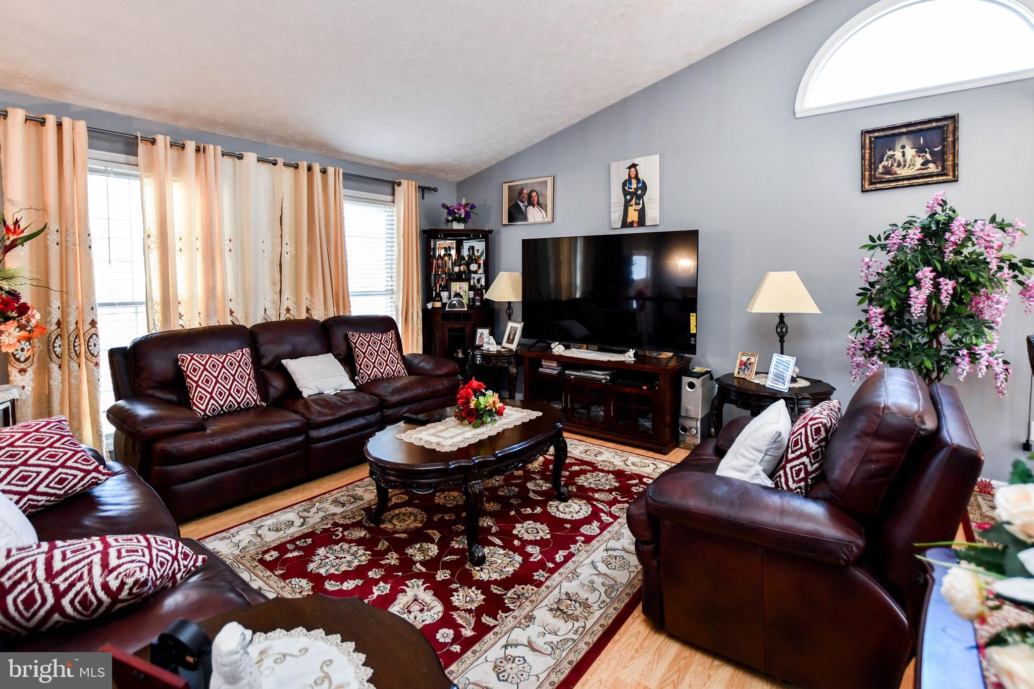 KINGS WOODS - Residential