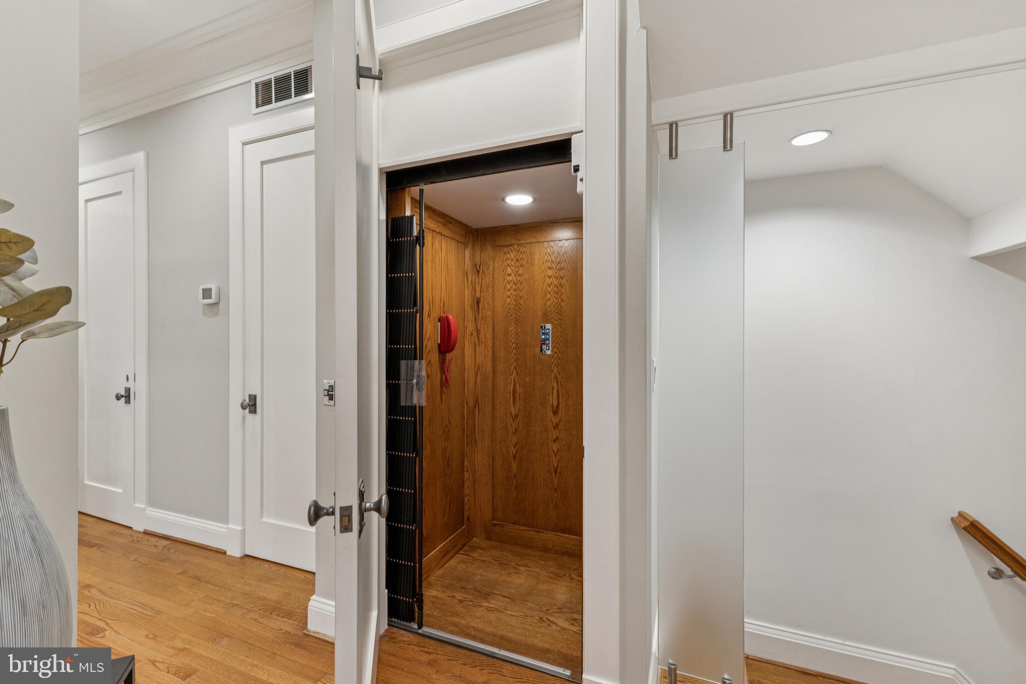 OBSERVATORY CIRCLE - Residential