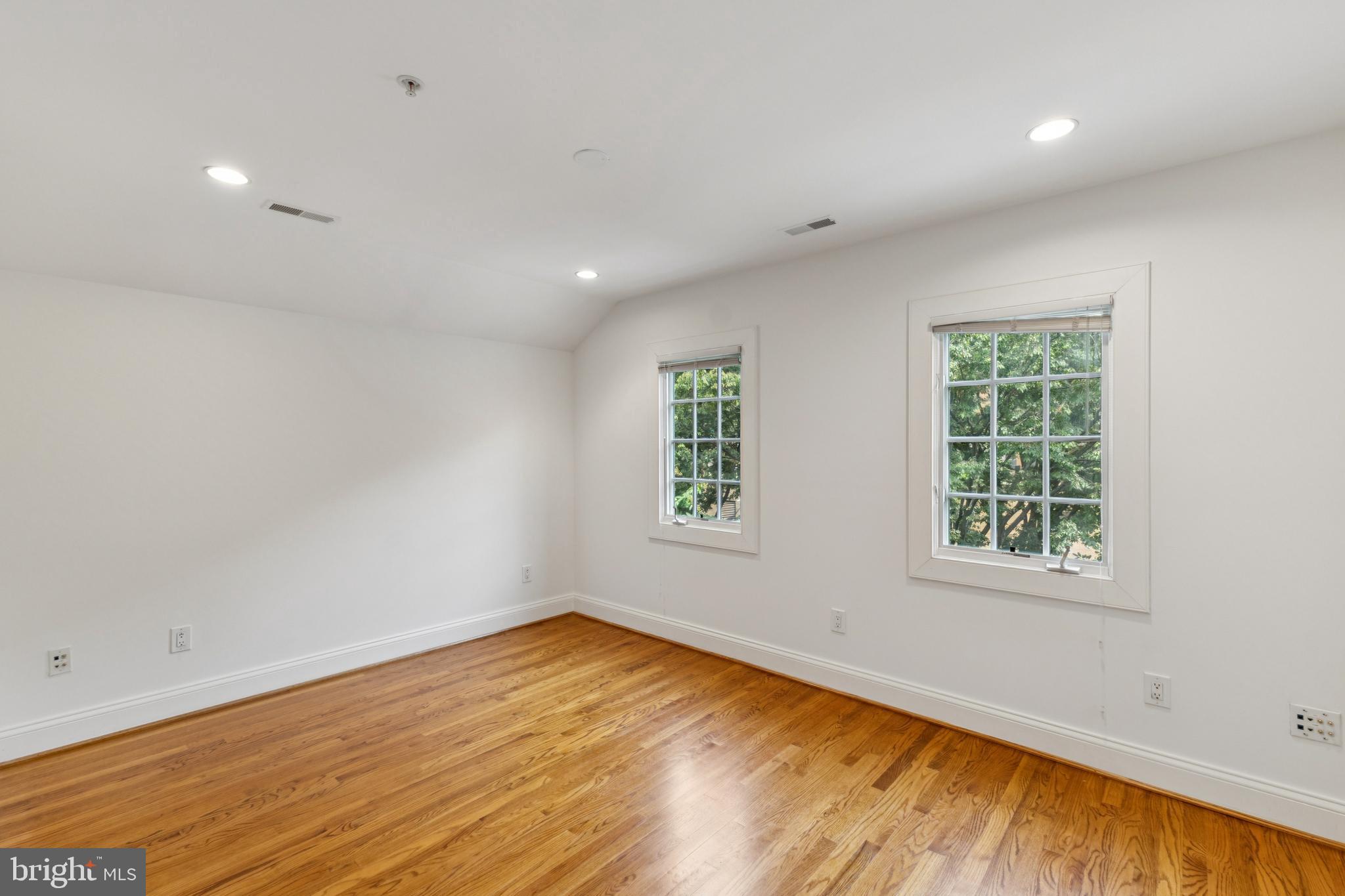 OBSERVATORY CIRCLE - Residential