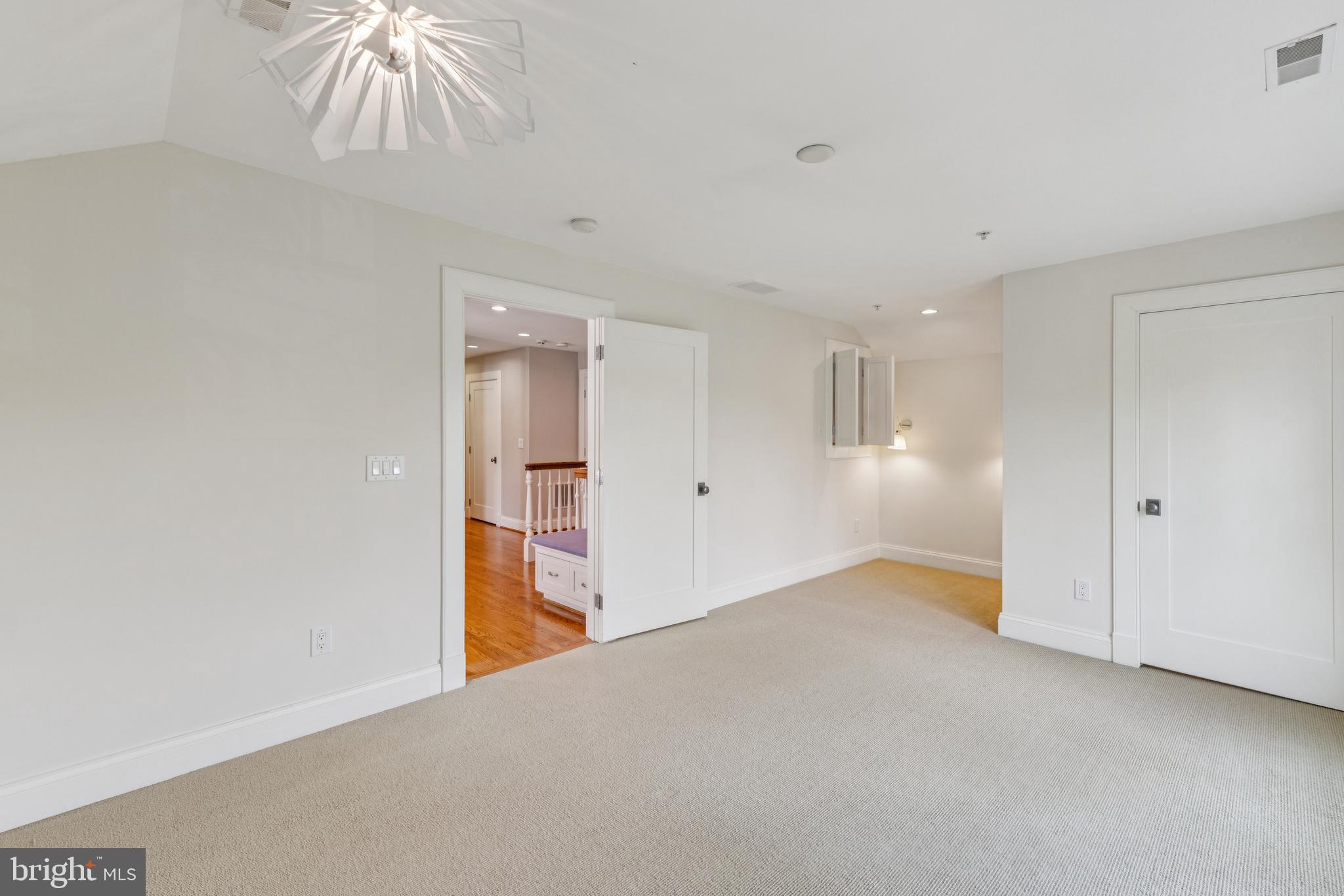 OBSERVATORY CIRCLE - Residential