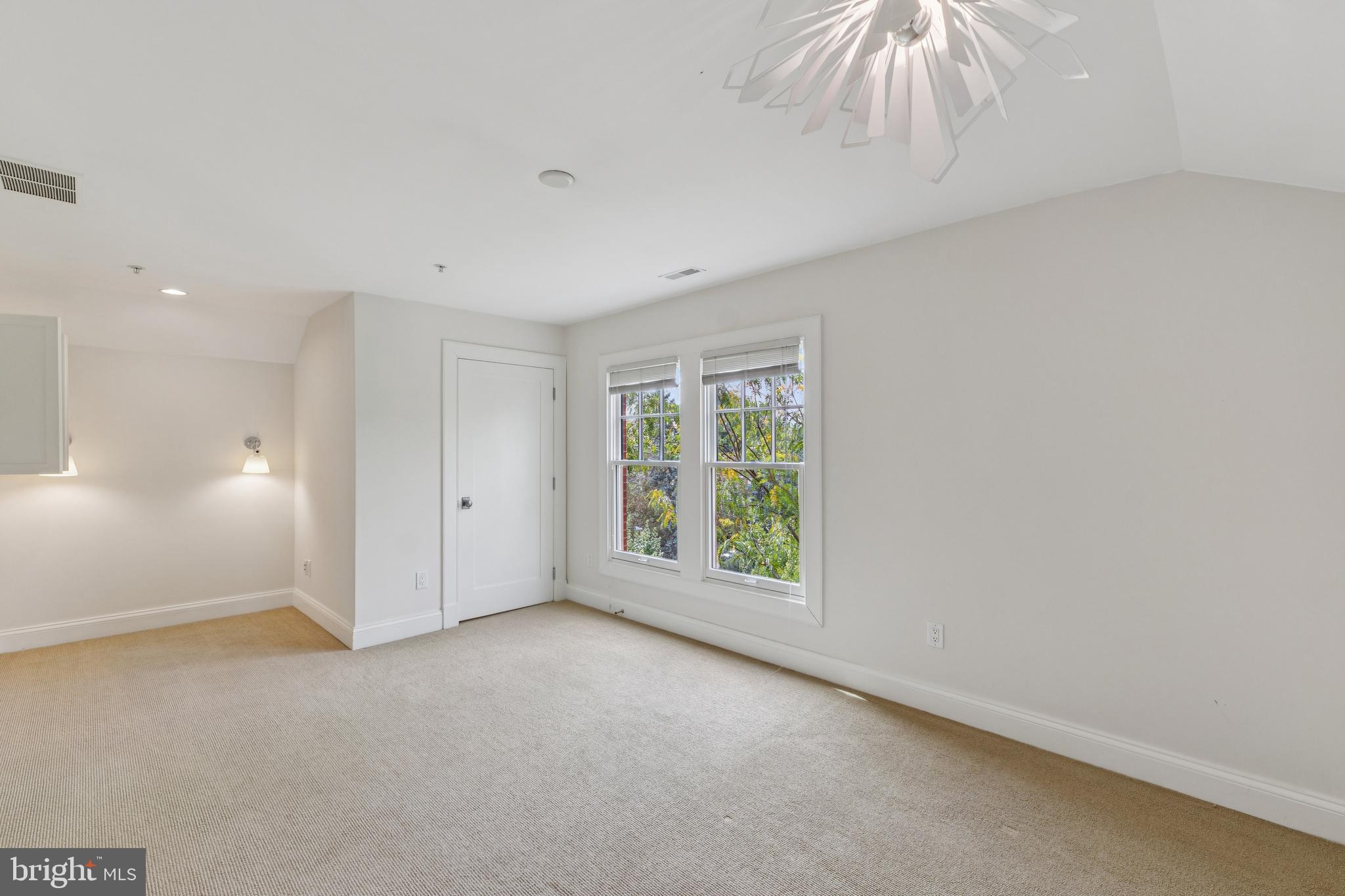 OBSERVATORY CIRCLE - Residential