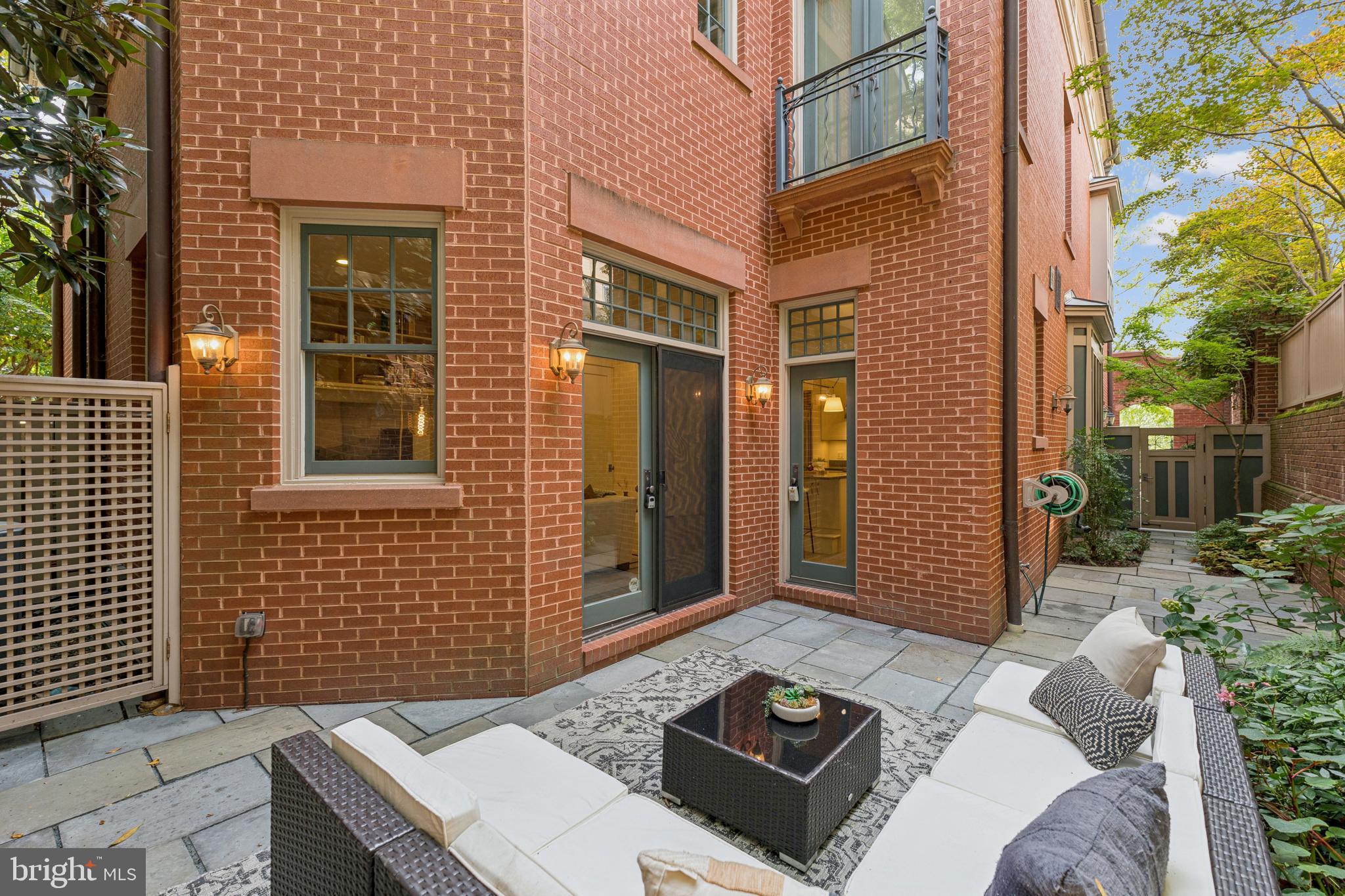 OBSERVATORY CIRCLE - Residential