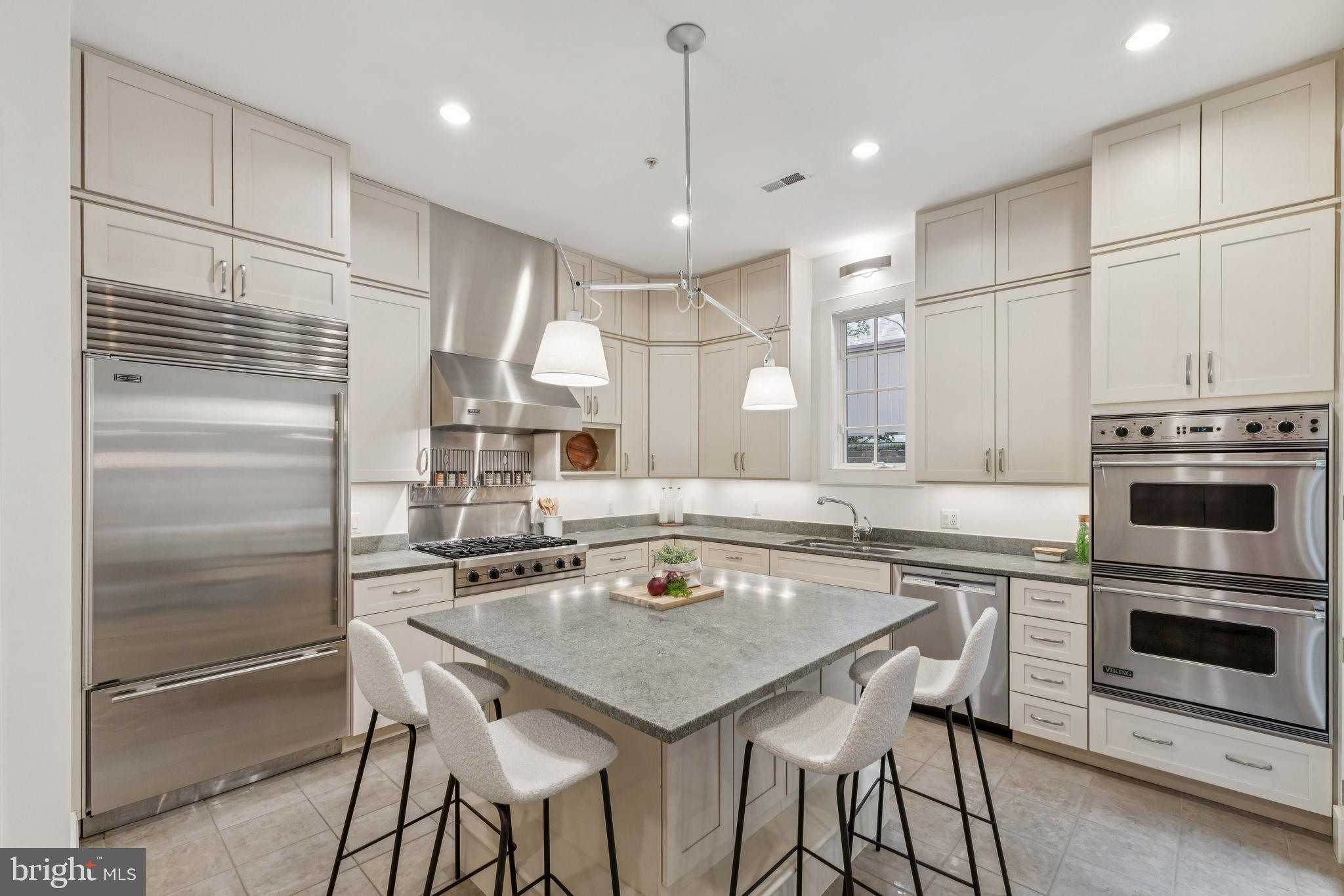 OBSERVATORY CIRCLE - Residential