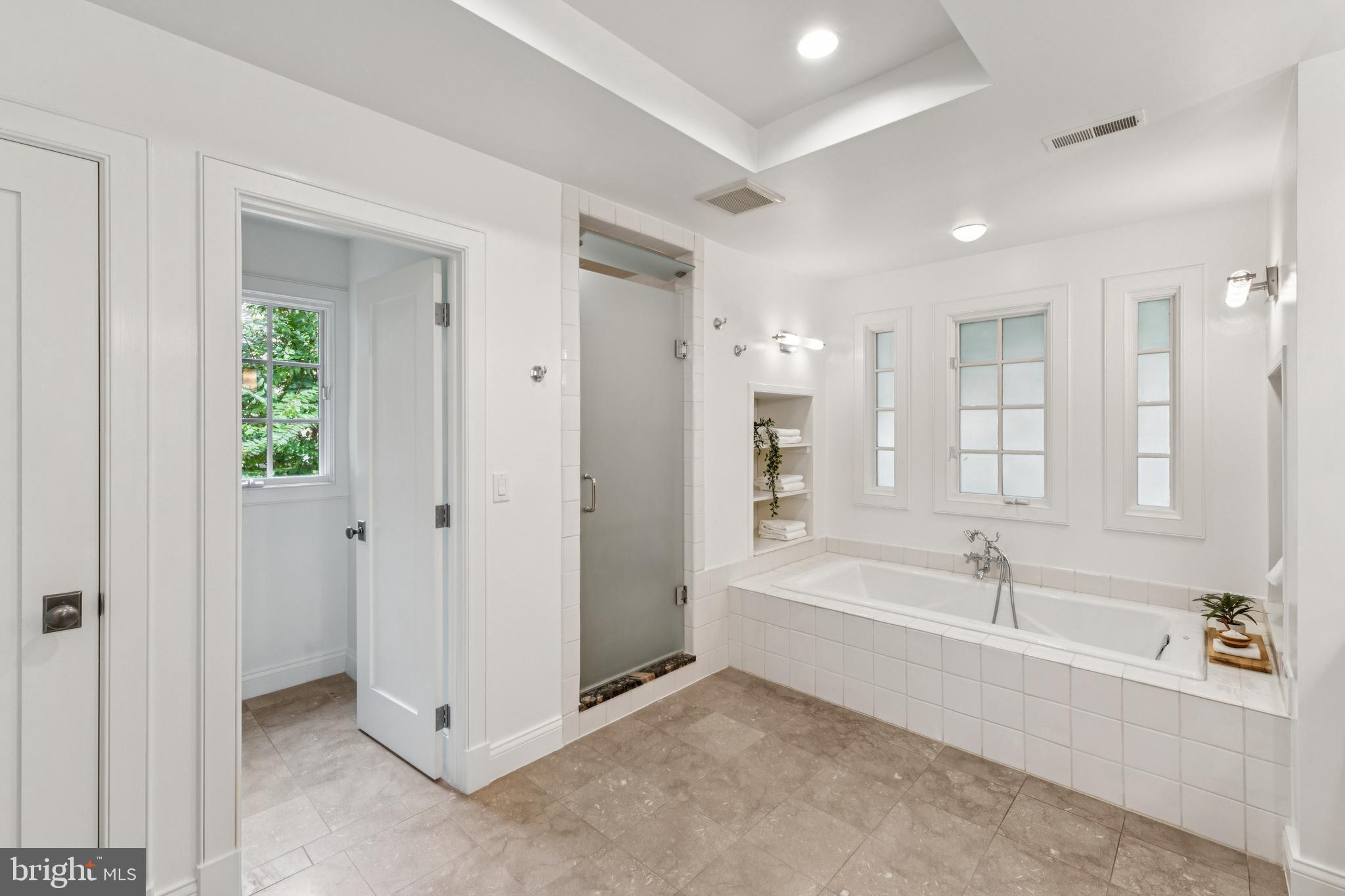 OBSERVATORY CIRCLE - Residential