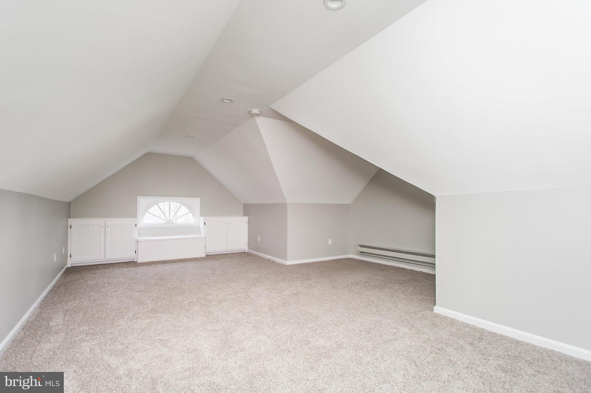 MANOR GLADE - Residential