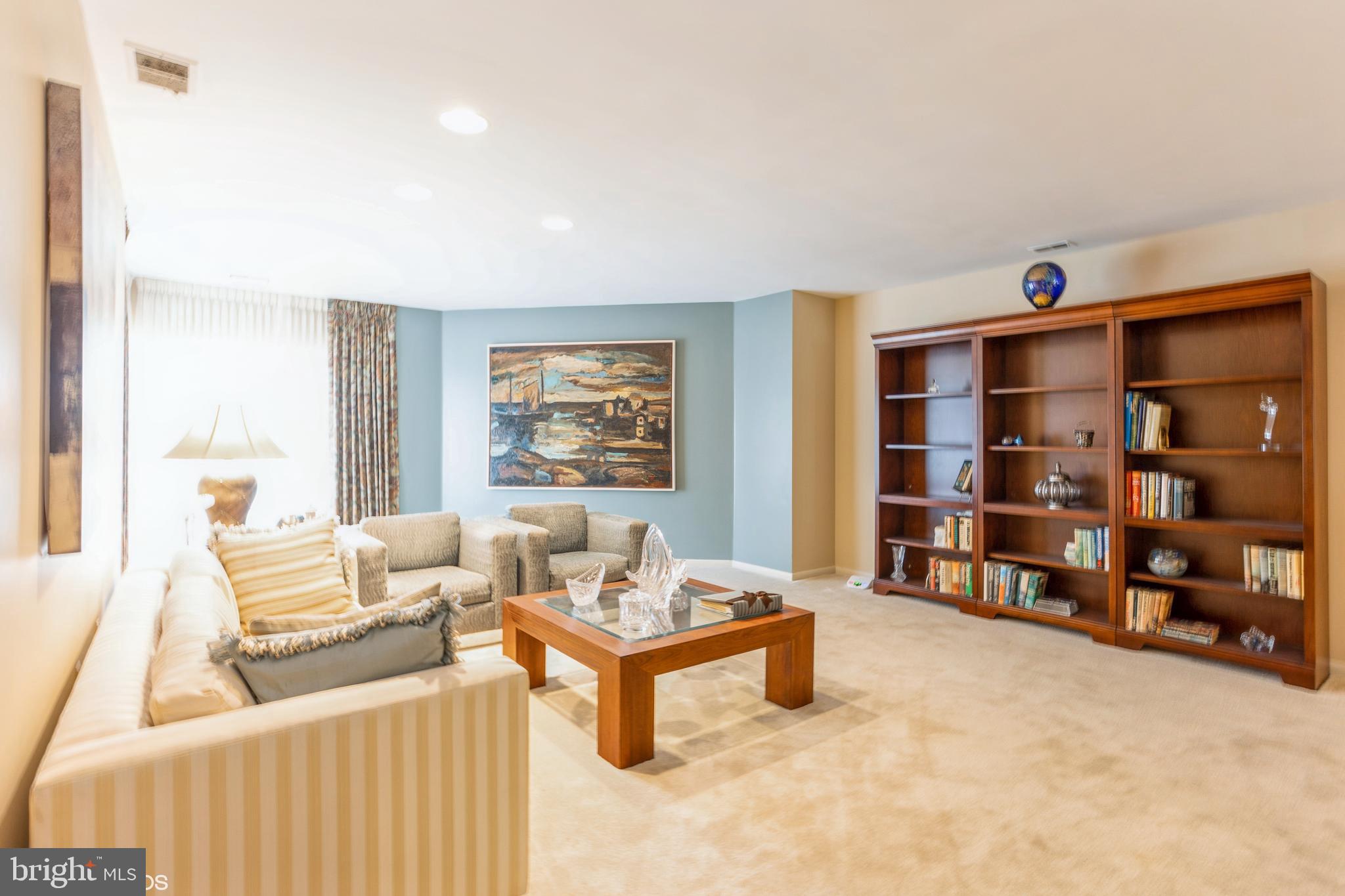 THE TOWERS - Residential