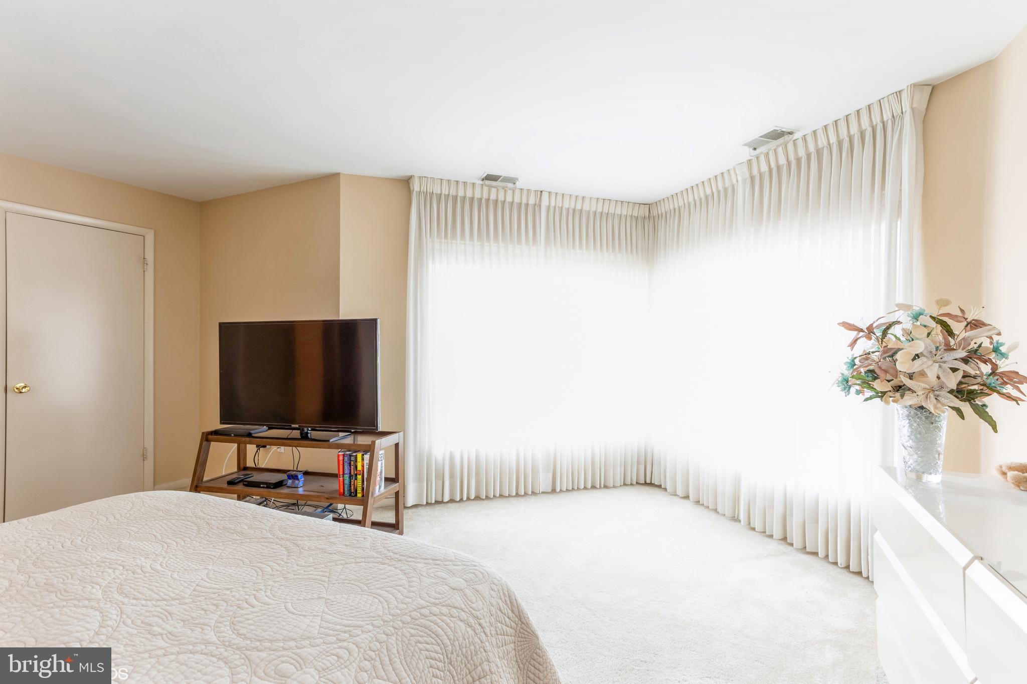 THE TOWERS - Residential