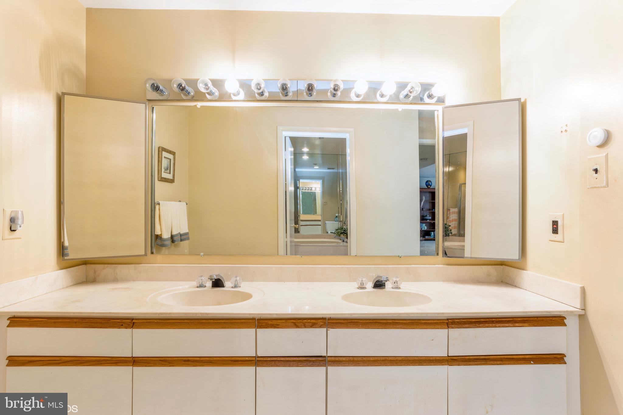 THE TOWERS - Residential