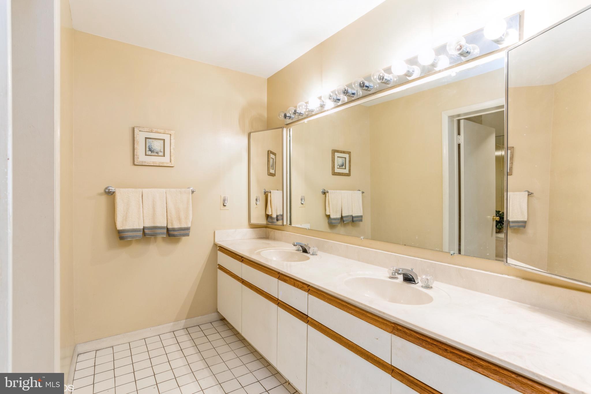 THE TOWERS - Residential