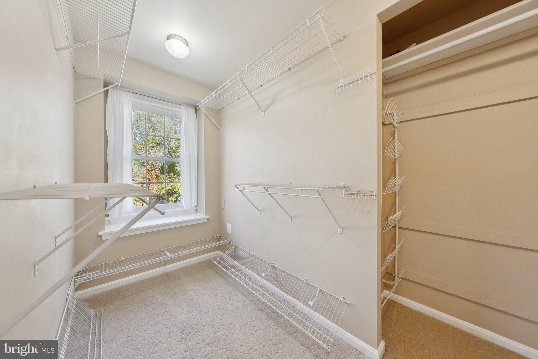 COLCHESTER HUNT - Residential