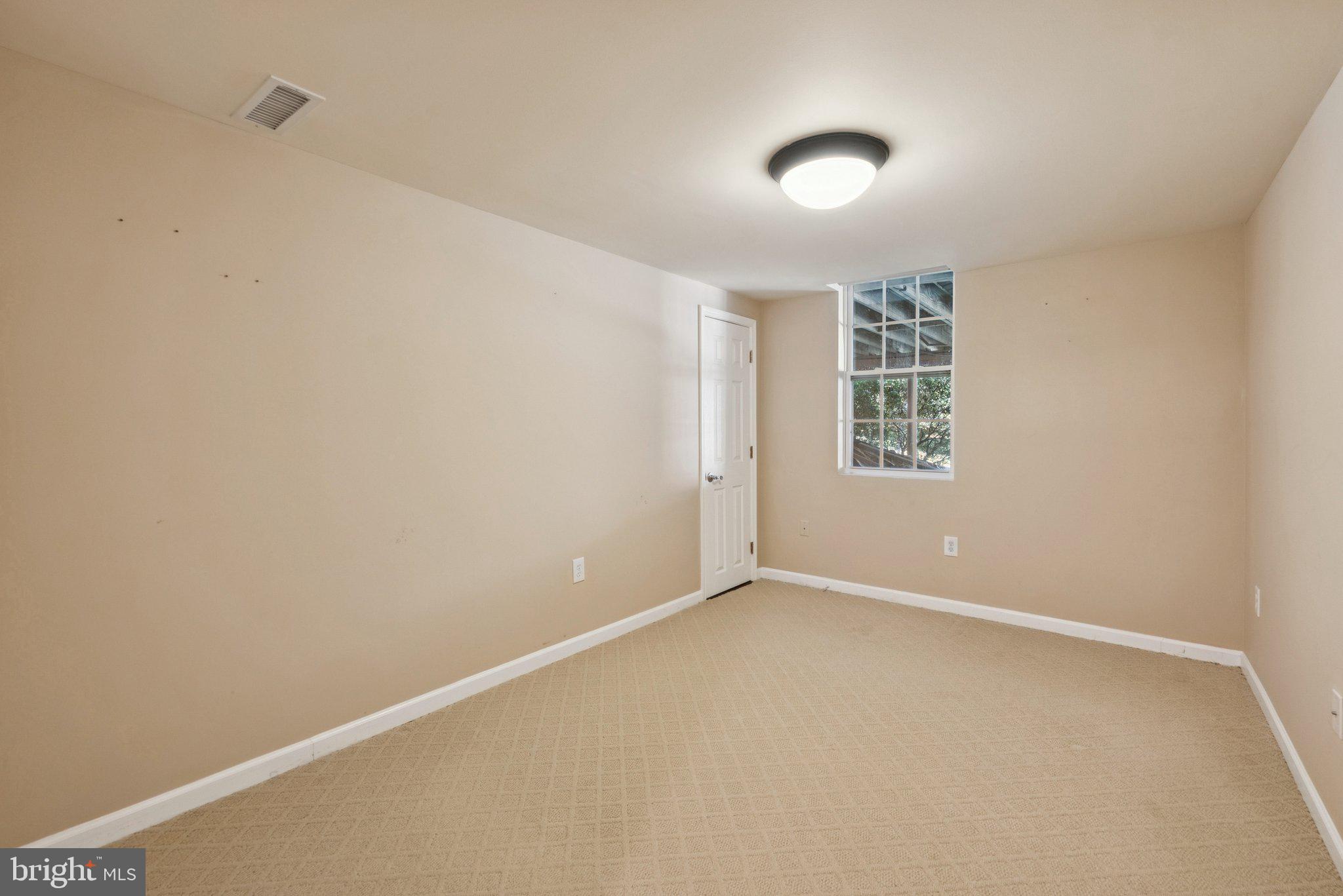 COLCHESTER HUNT - Residential