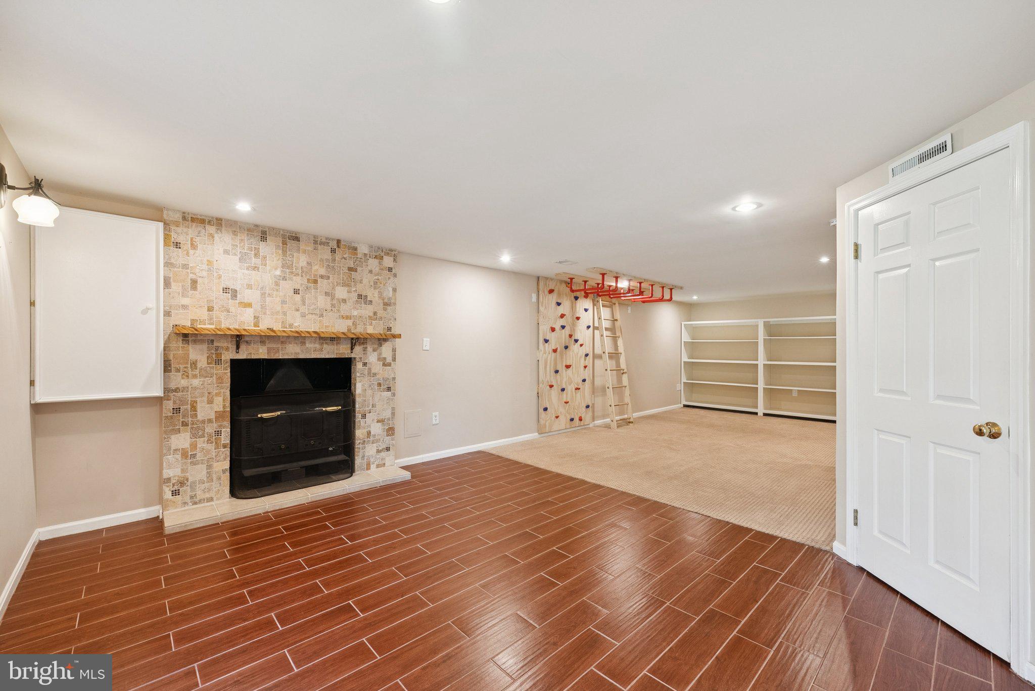 COLCHESTER HUNT - Residential