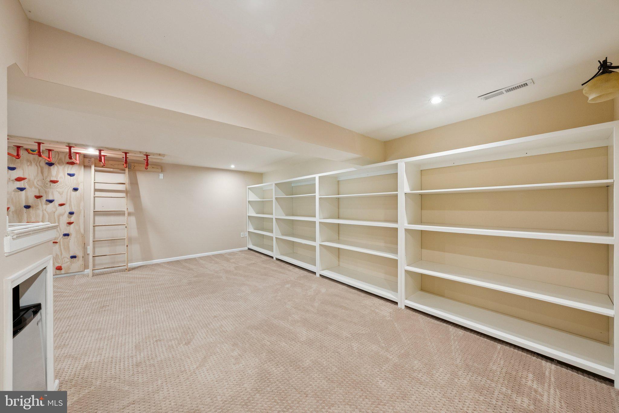 COLCHESTER HUNT - Residential