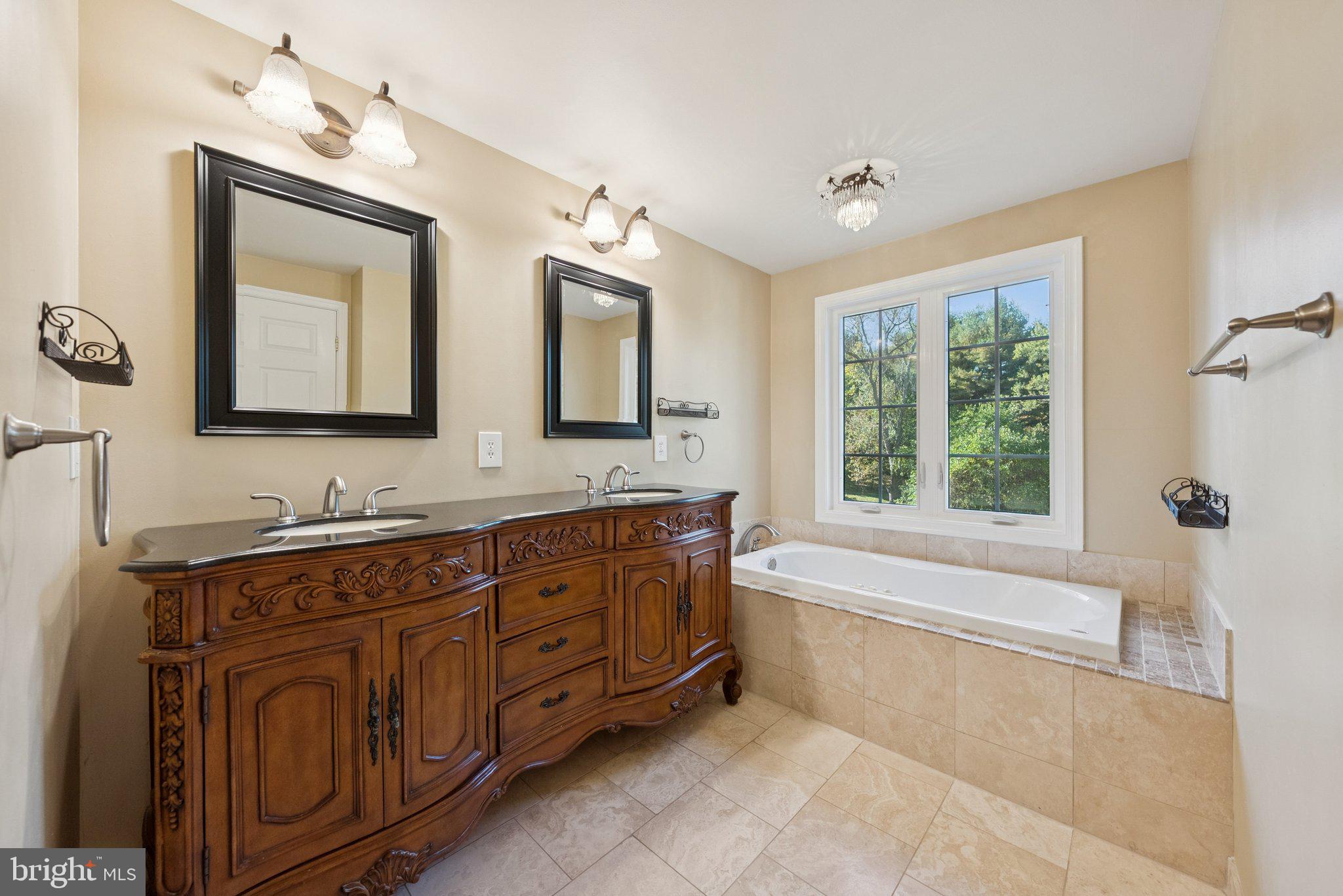 COLCHESTER HUNT - Residential