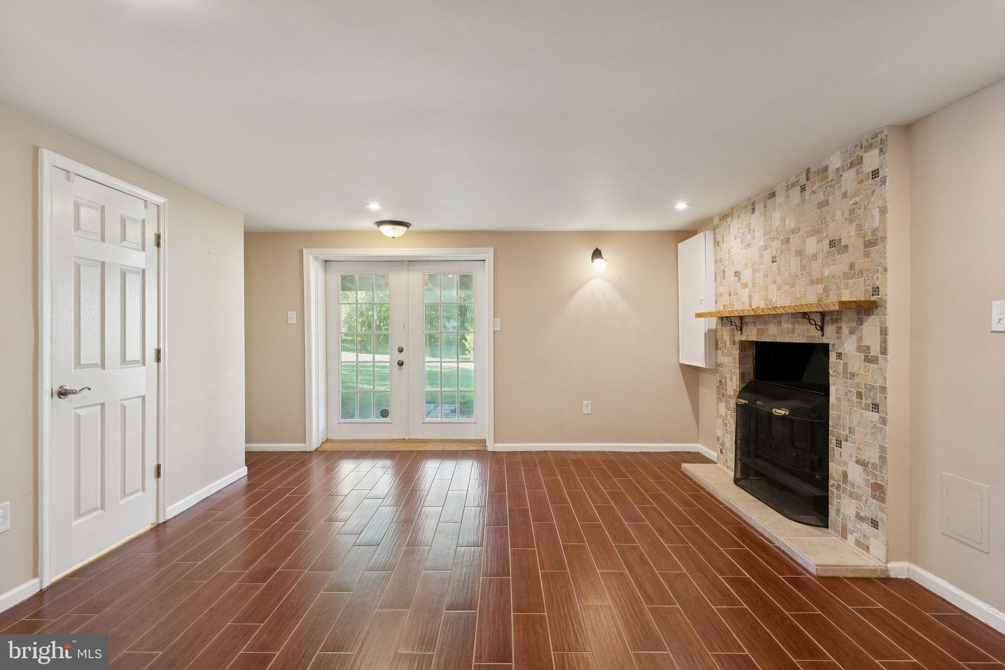 COLCHESTER HUNT - Residential