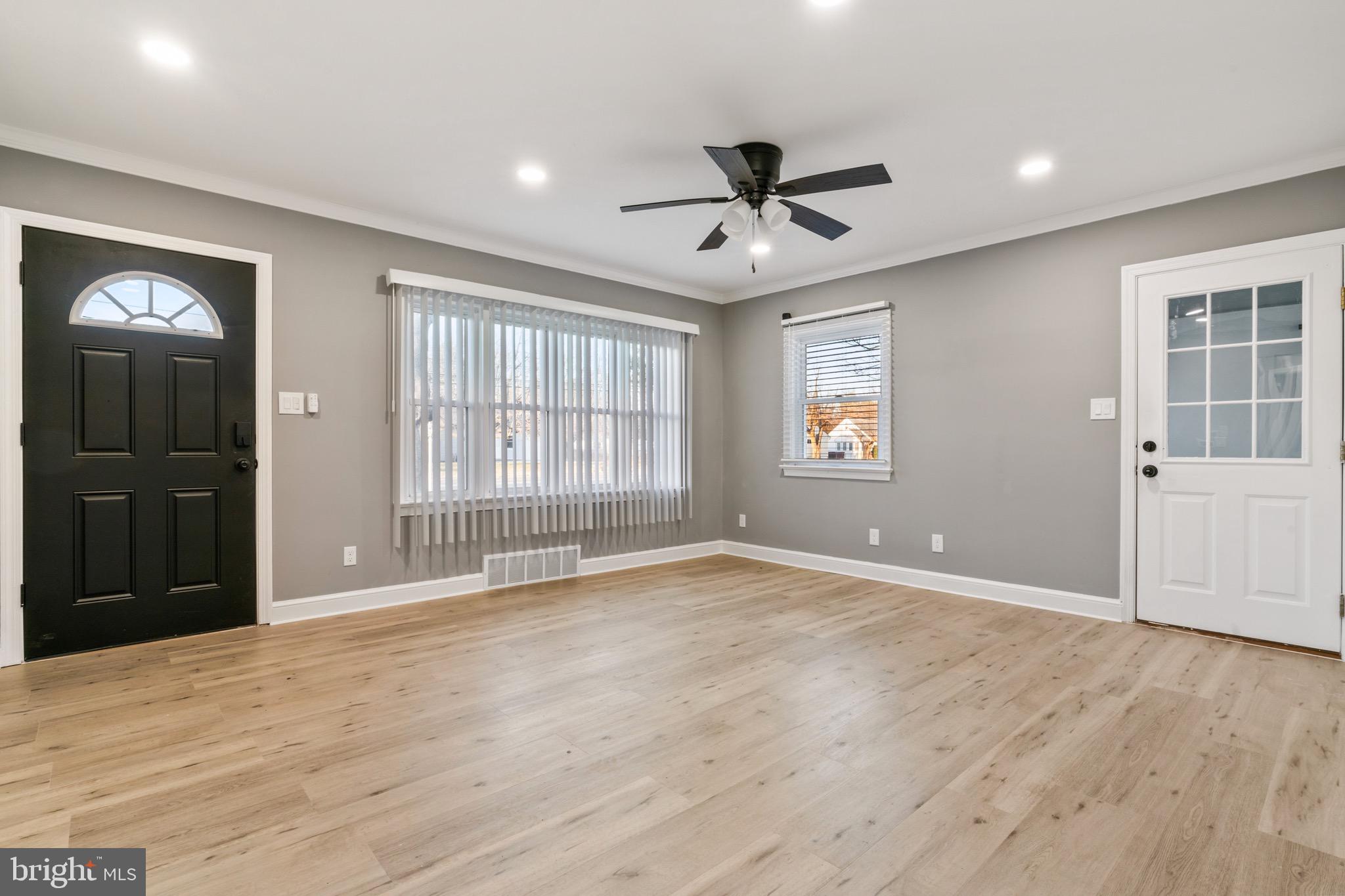 920 E DIVISION STREET