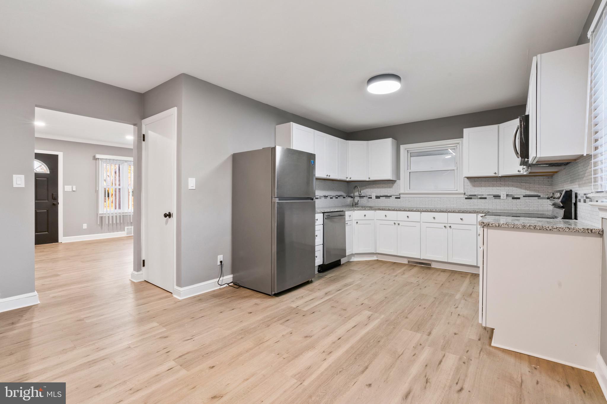 920 E DIVISION STREET