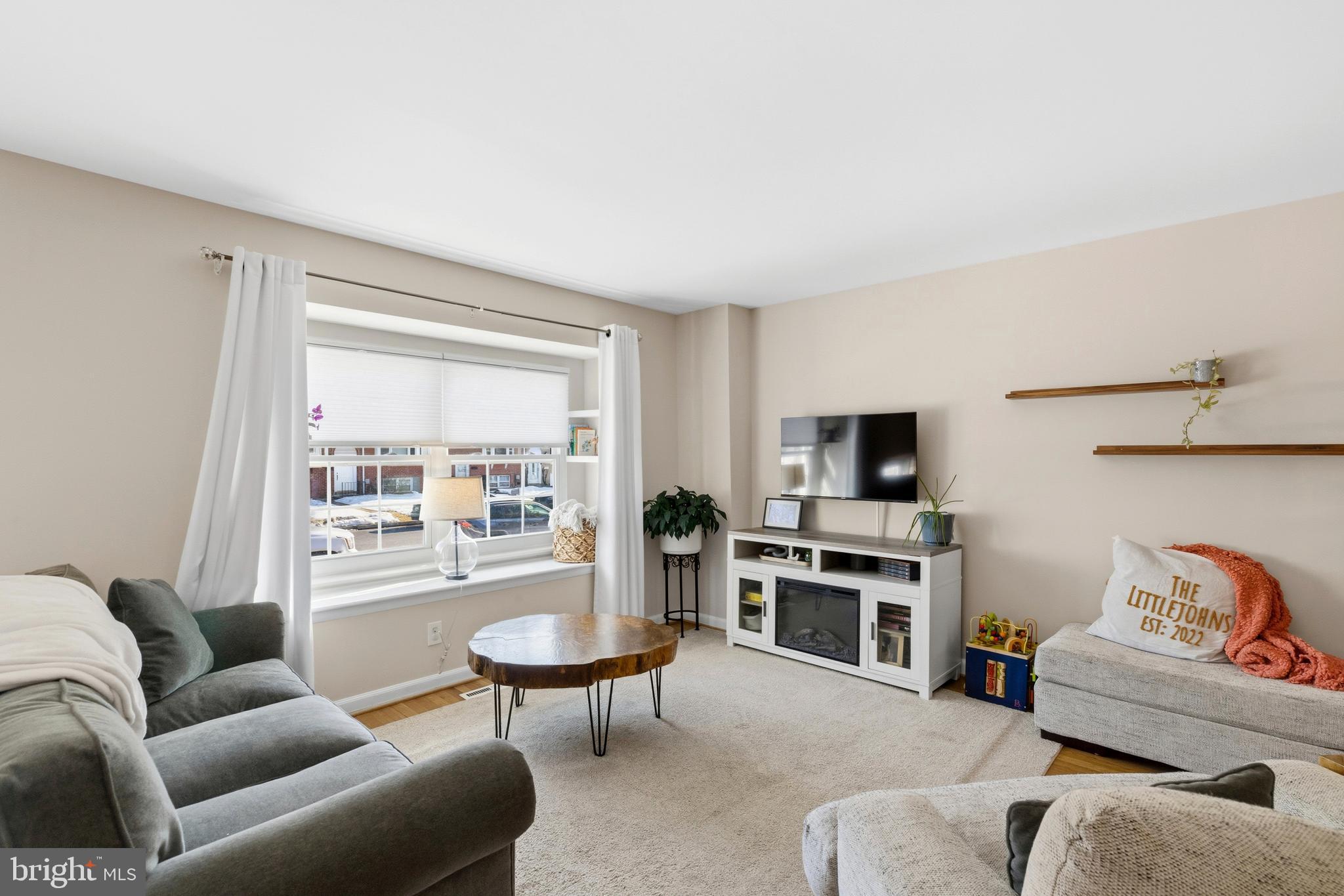 1015 STORMONT CIRCLE