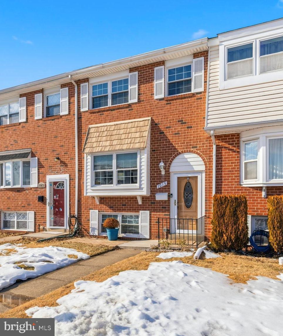 1015 STORMONT CIRCLE