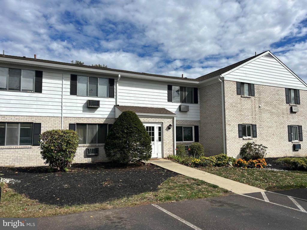 Photo of 26 Park Avenue #B25, CHALFONT, PA 18914 (MLS # PABU2107946)