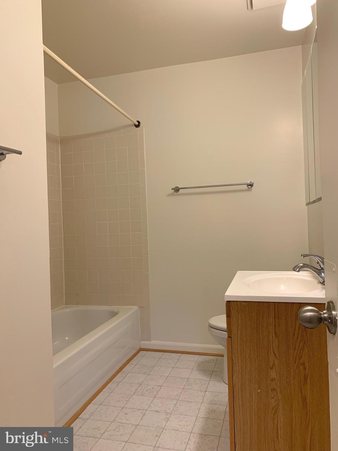 TOWN & COUNTRY - Residential Lease