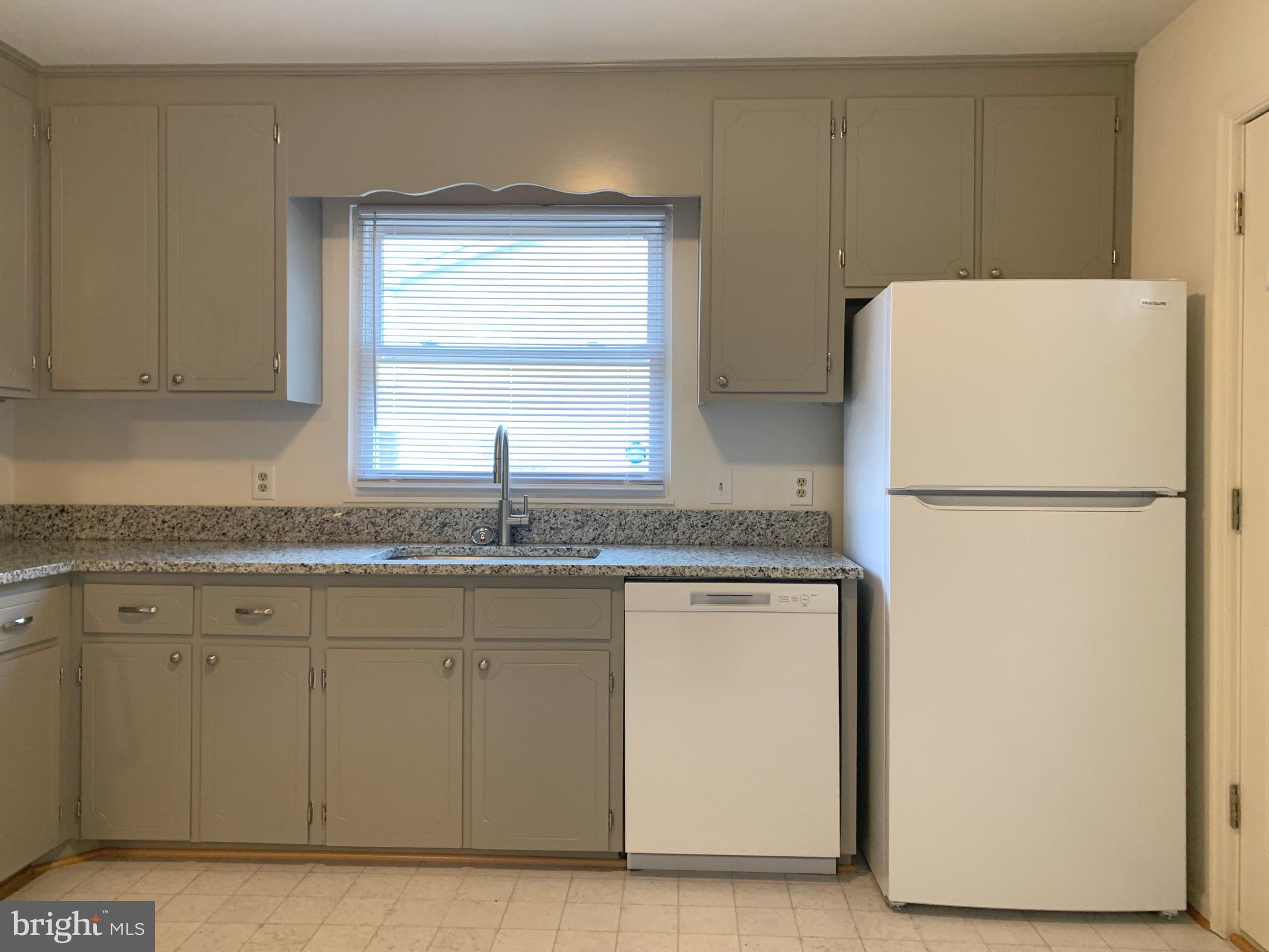 TOWN & COUNTRY - Residential Lease