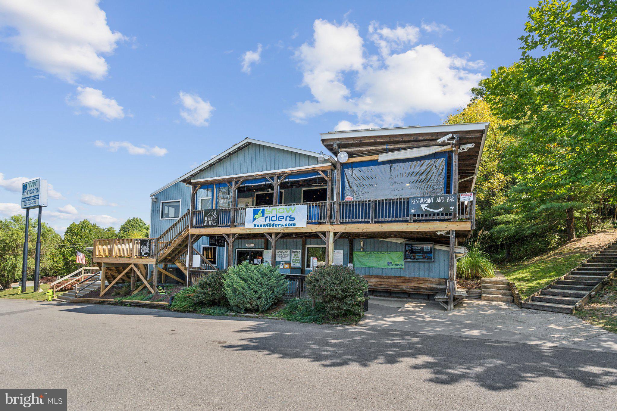 WHITE OAKS FARM - Residential