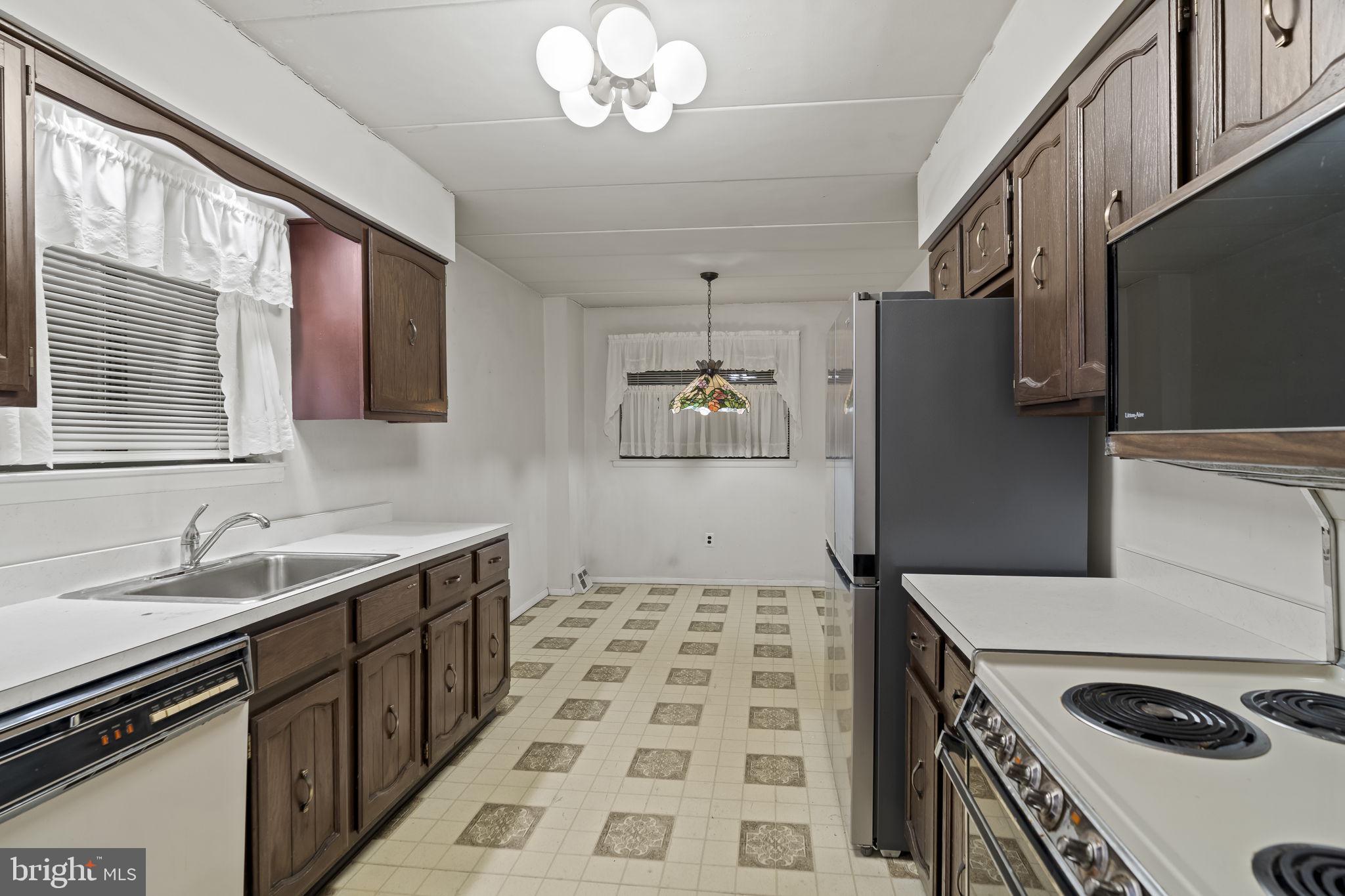 SOMERTON - Residential