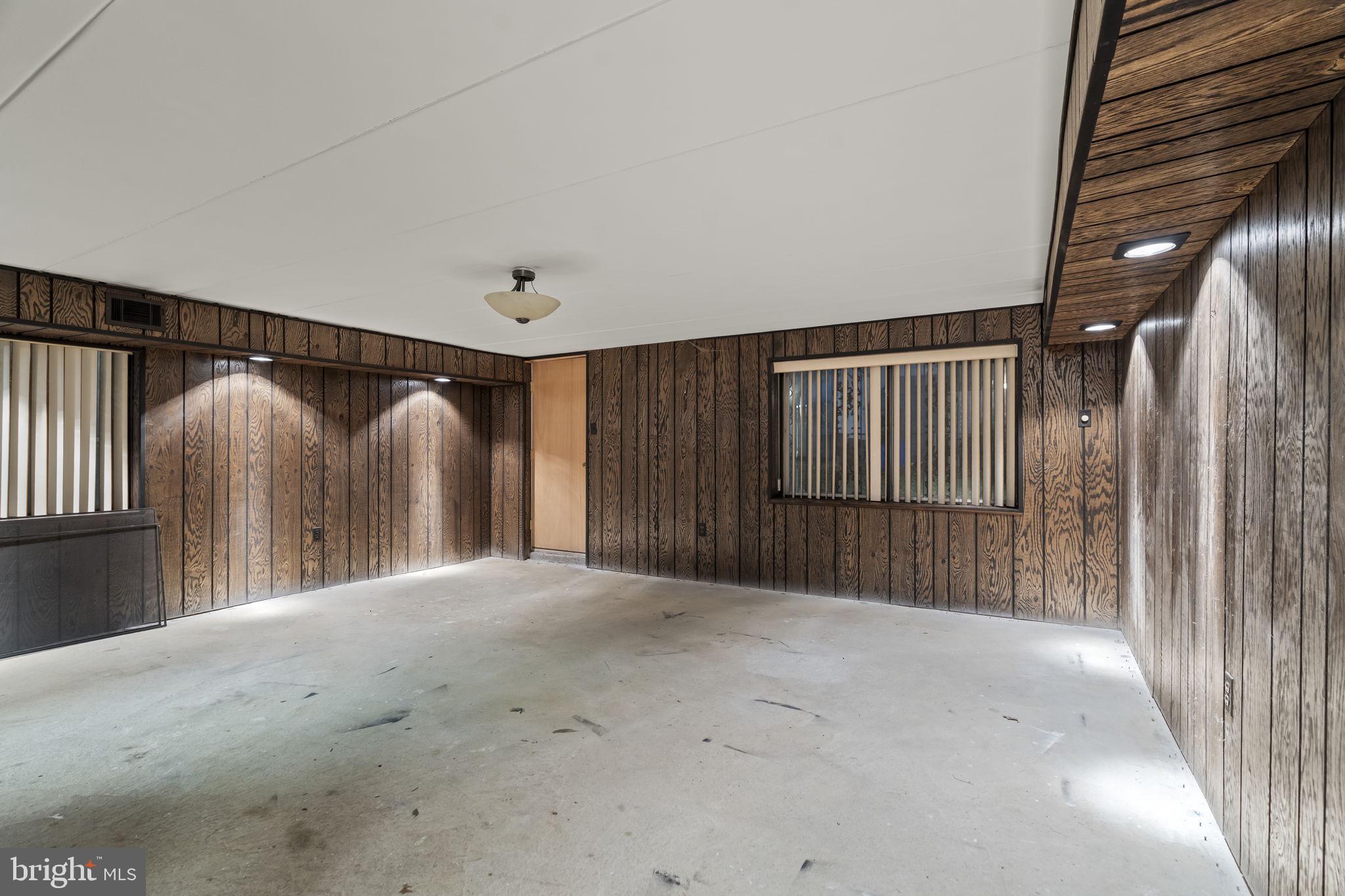 SOMERTON - Residential