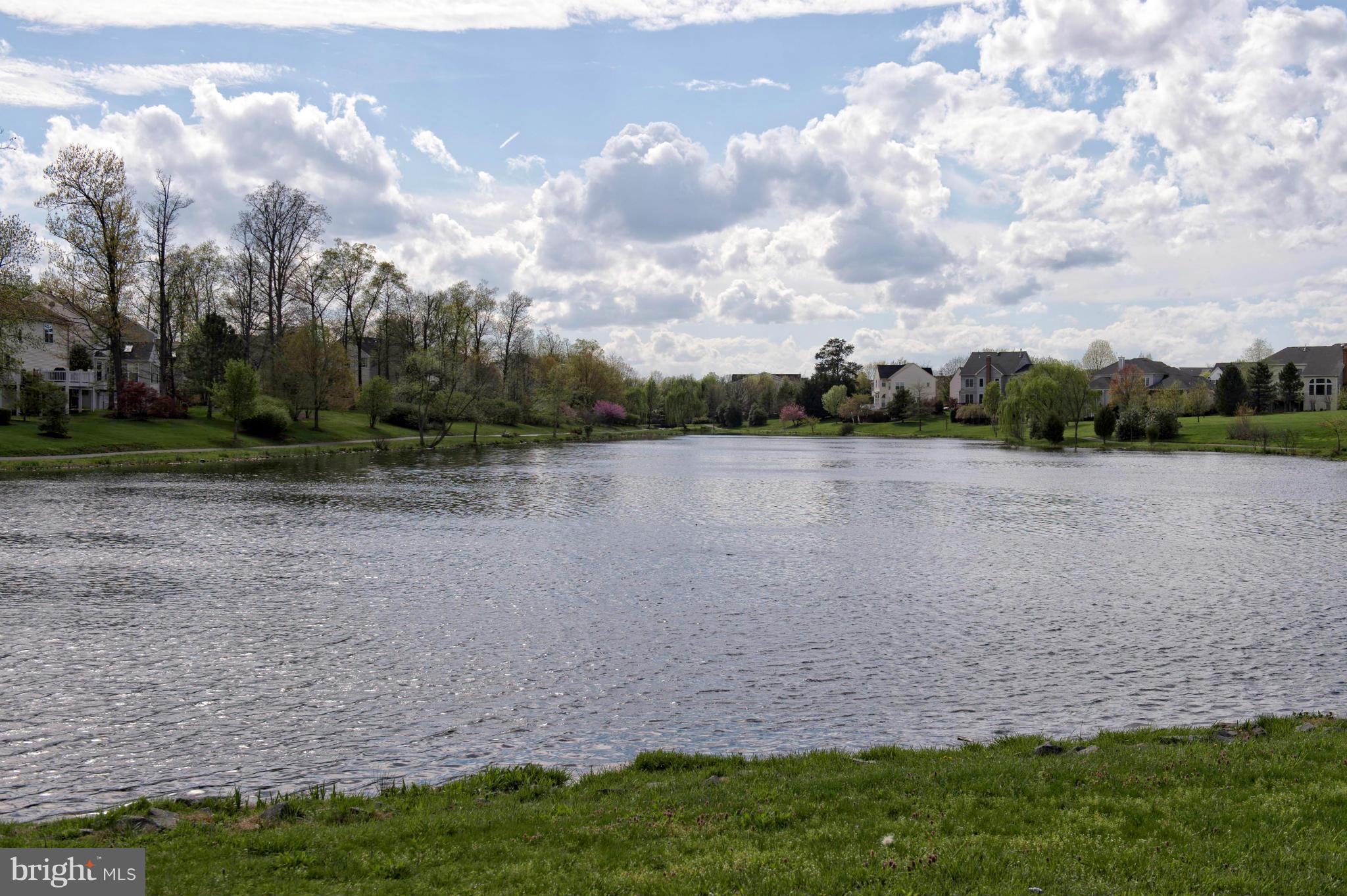ASHBURN VILLAGE - Residential