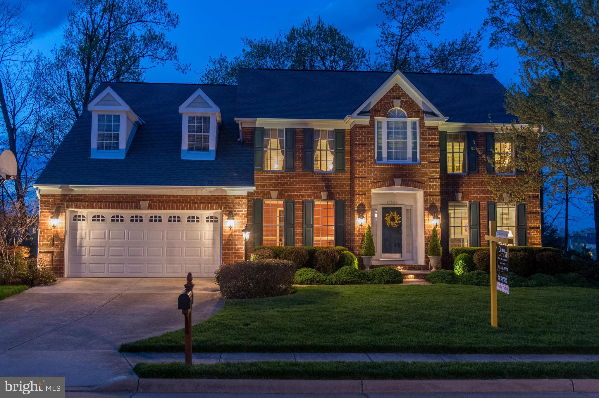 ASHBURN VILLAGE - Residential